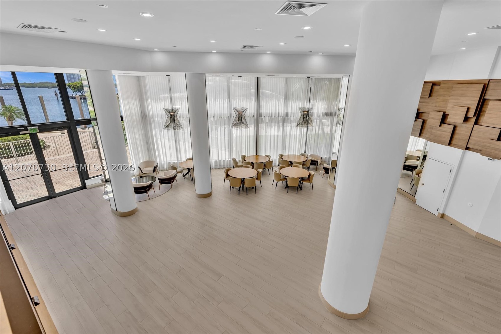 1000 W Island Blvd #1710, Aventura FL 33160