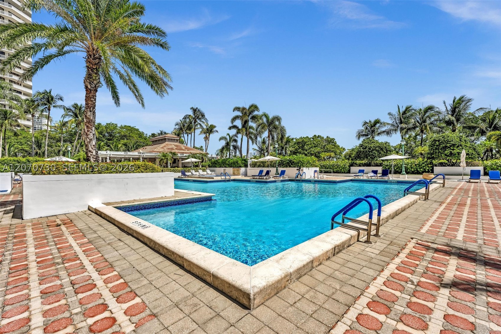 1000 W Island Blvd #1710, Aventura FL 33160