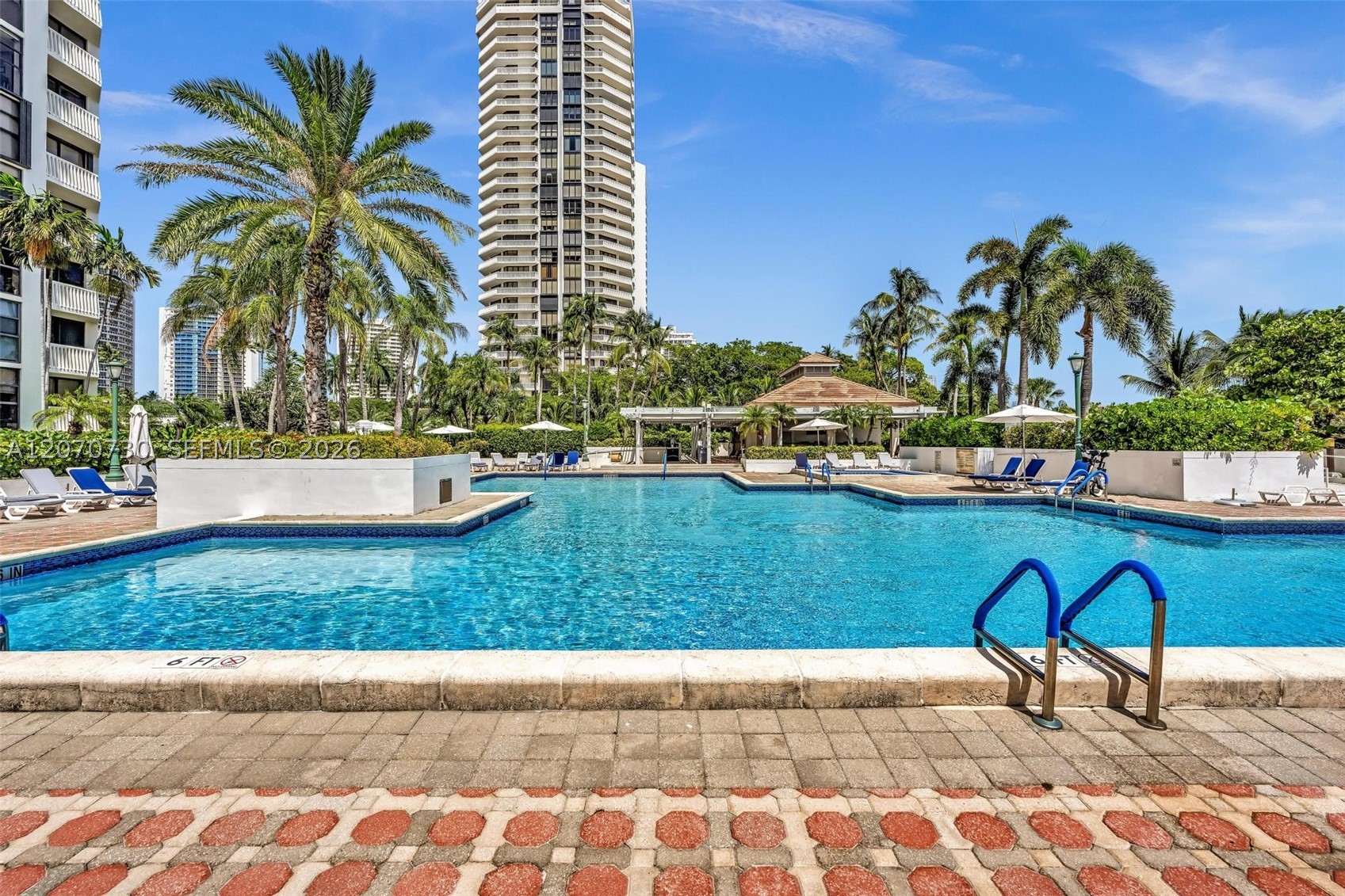 1000 W Island Blvd #1710, Aventura FL 33160