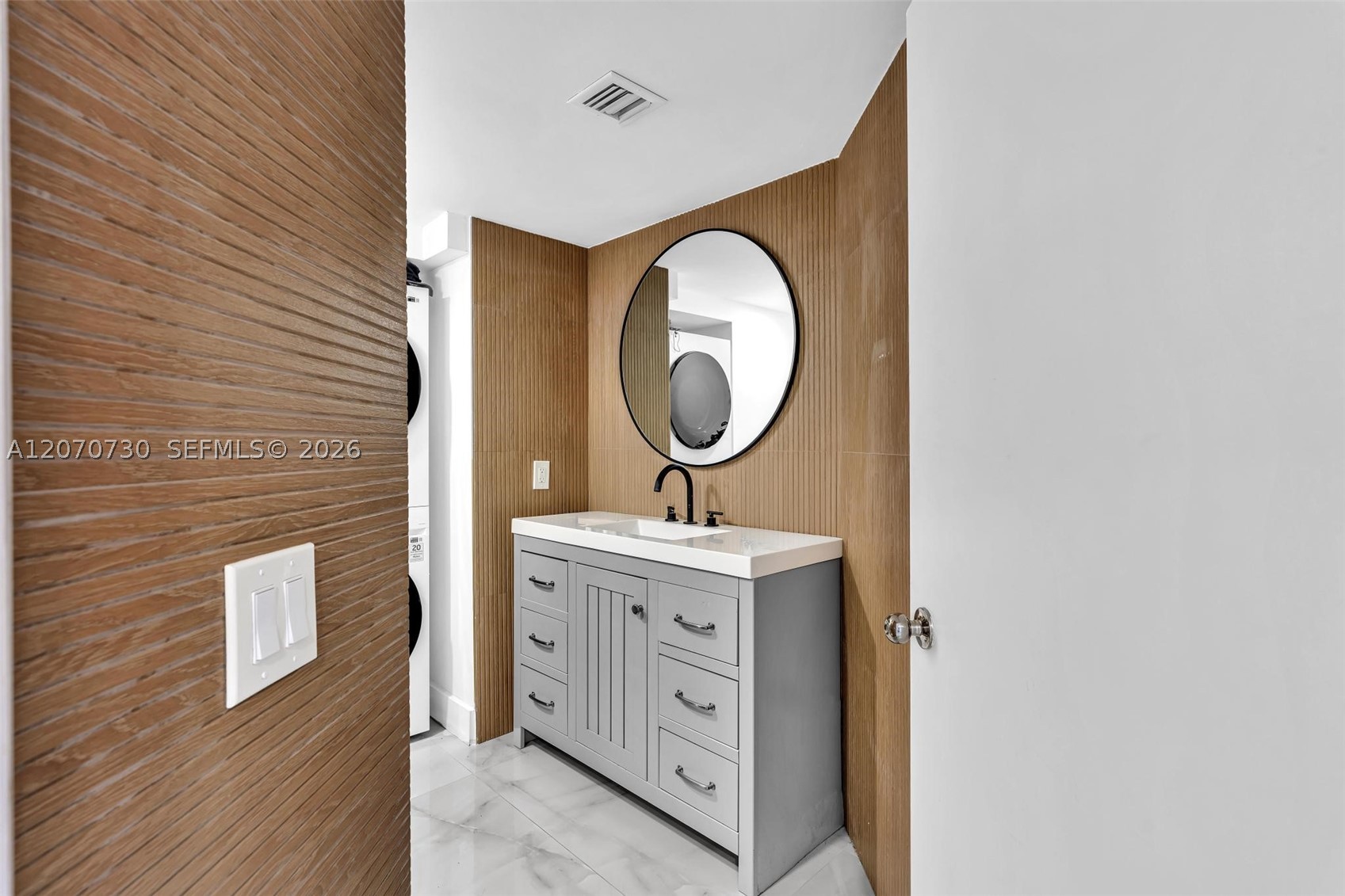 1000 W Island Blvd #1710, Aventura FL 33160