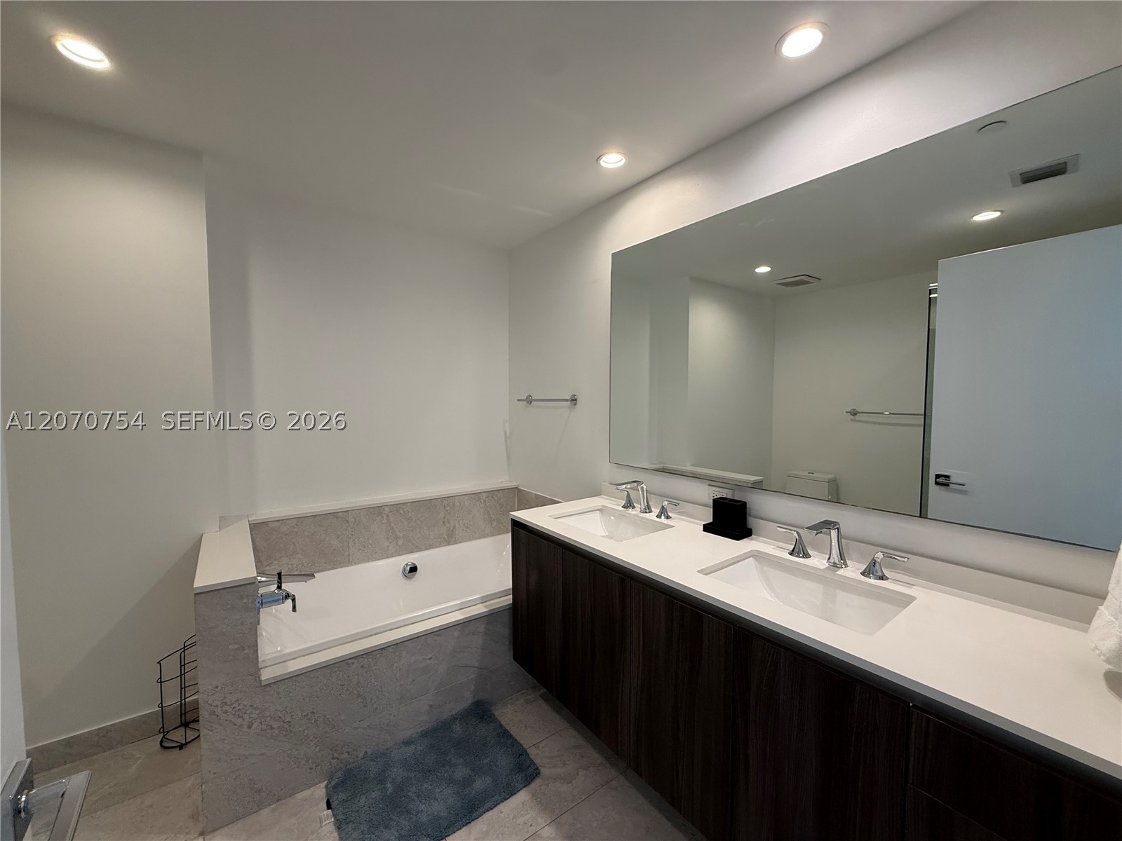 488 NE 18th St #517, Miami FL 33132