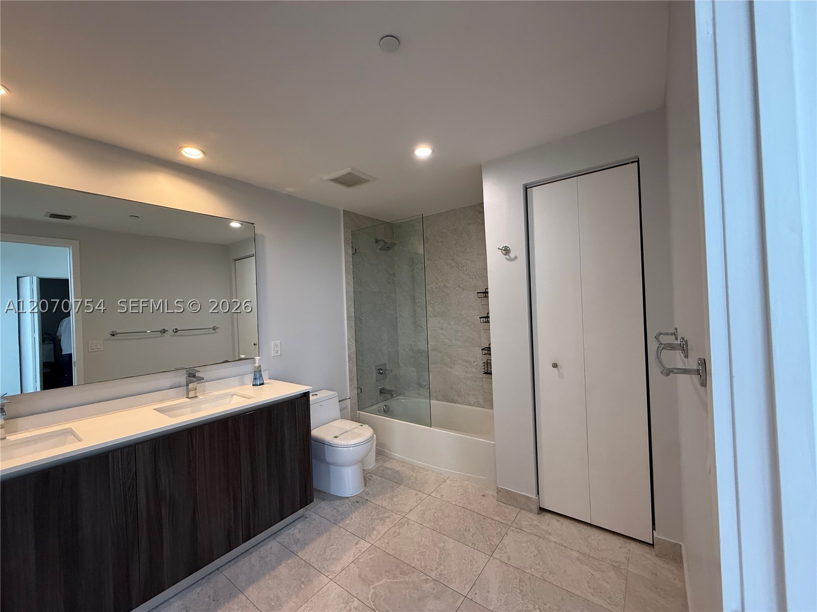 488 NE 18th St #517, Miami FL 33132