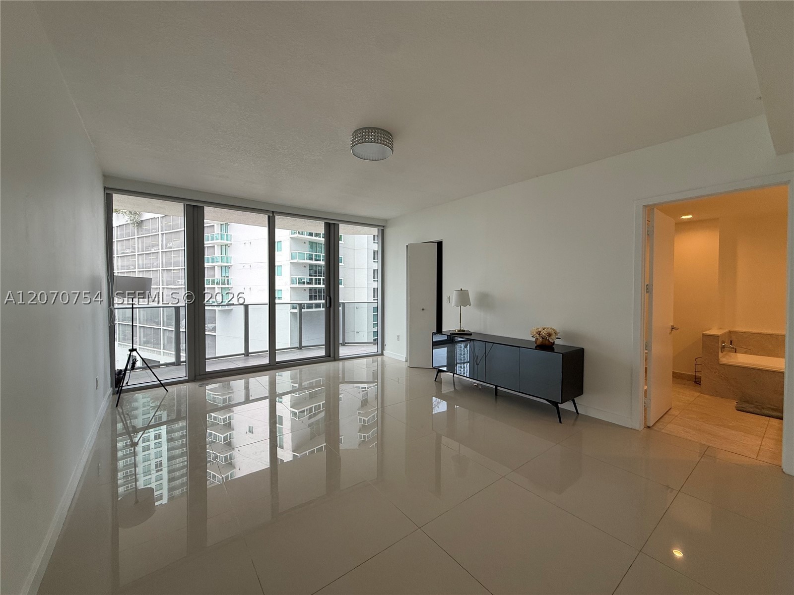 488 NE 18th St #517, Miami FL 33132