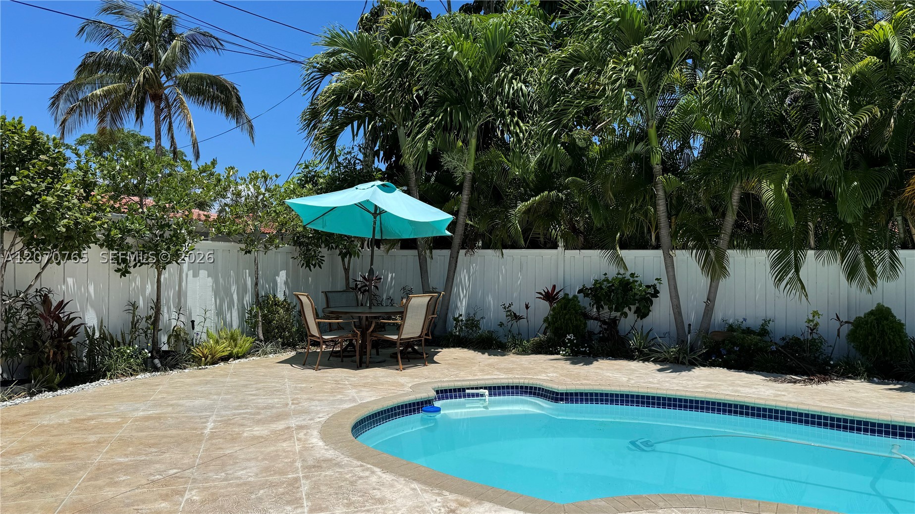 1611 71st St, Miami Beach FL 33141