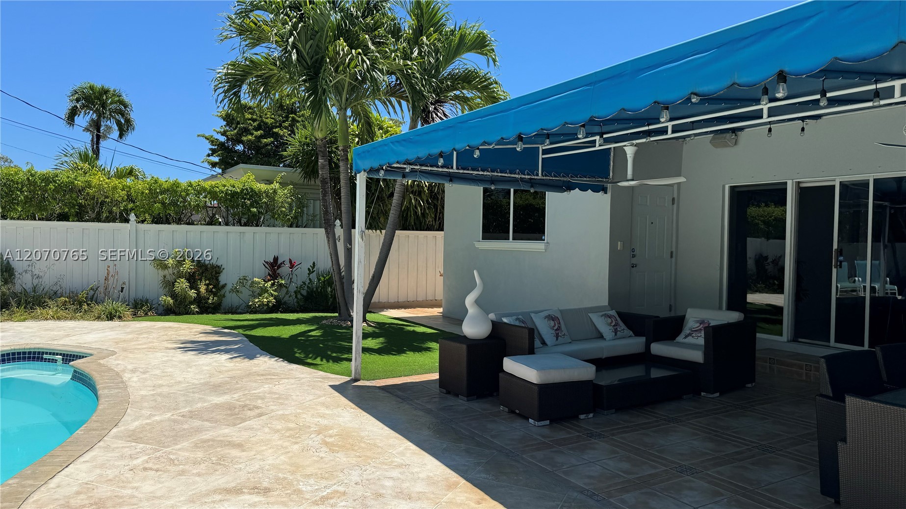 1611 71st St, Miami Beach FL 33141