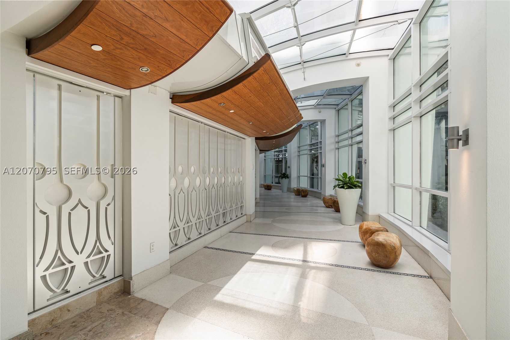 4401 Collins Ave #1915/1917, Miami Beach FL 33140