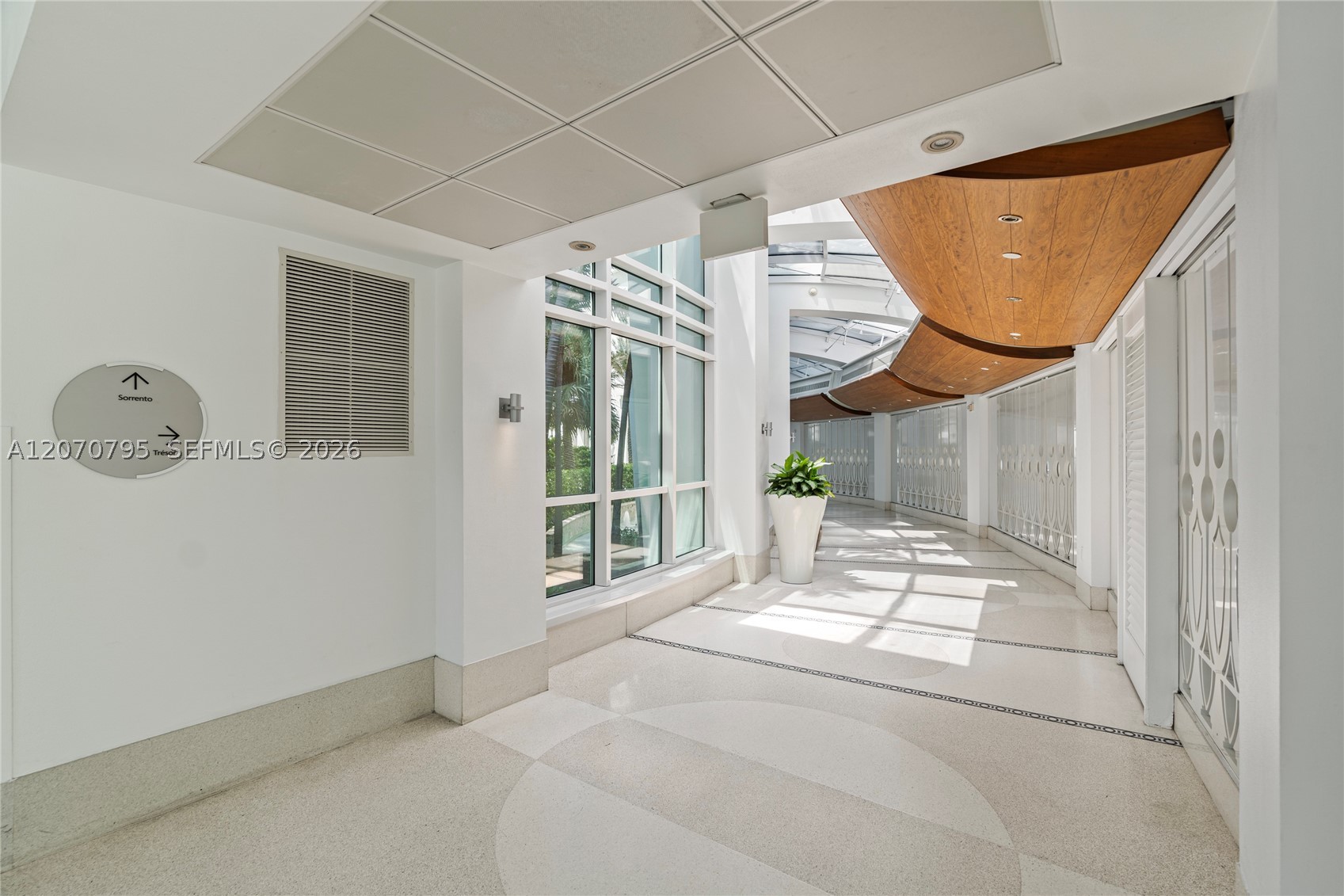 4401 Collins Ave #1915/1917, Miami Beach FL 33140