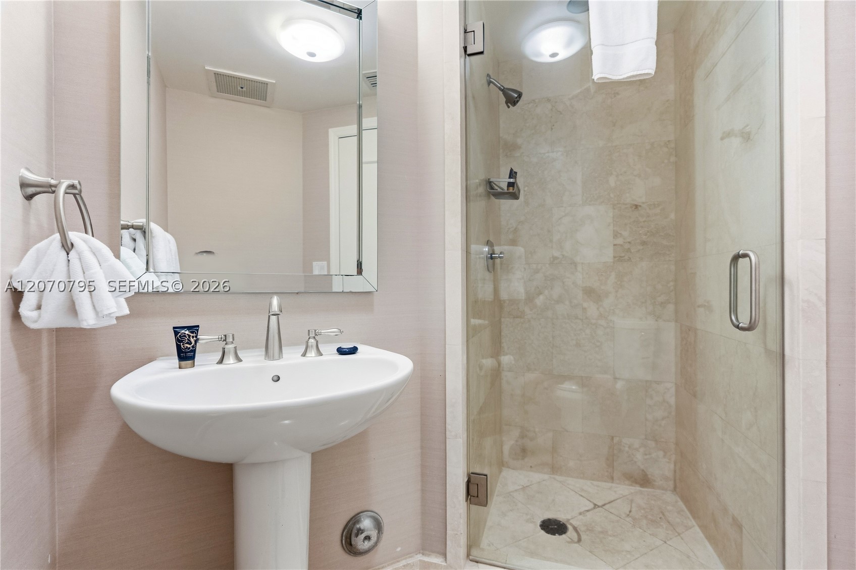 4401 Collins Ave #1915/1917, Miami Beach FL 33140