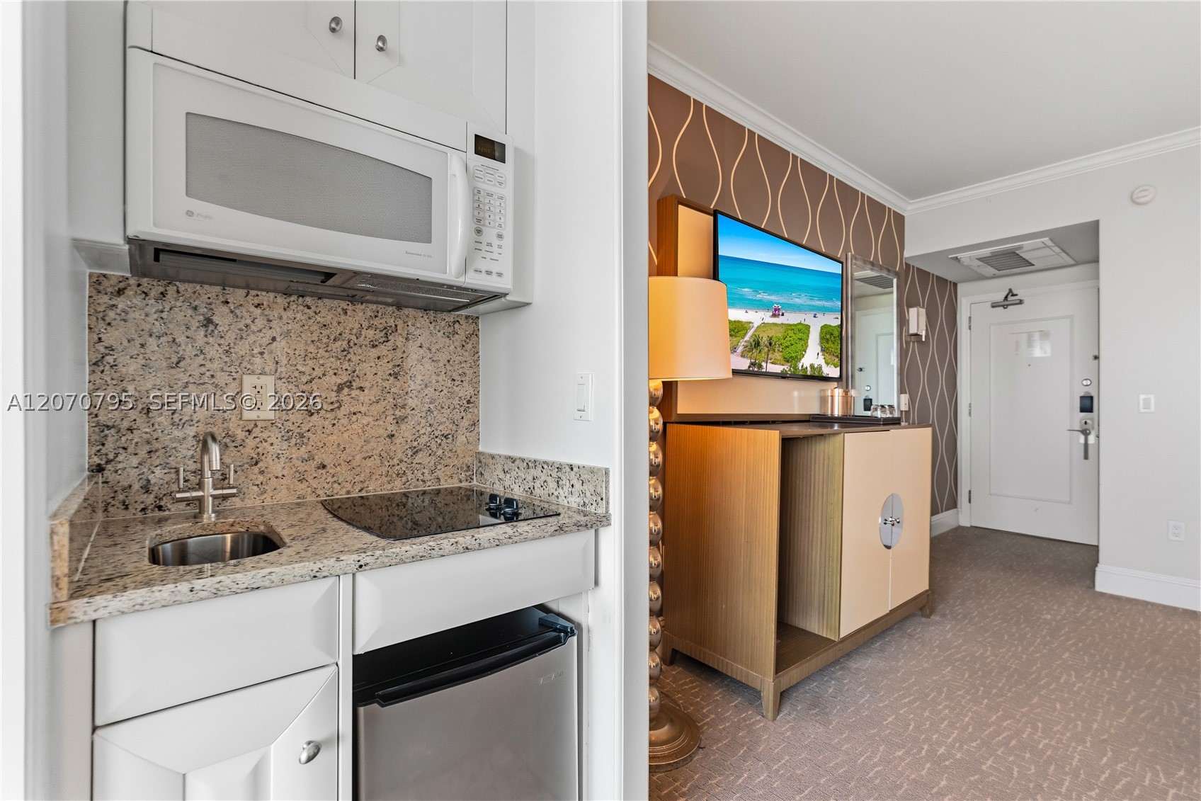 4401 Collins Ave #1915/1917, Miami Beach FL 33140