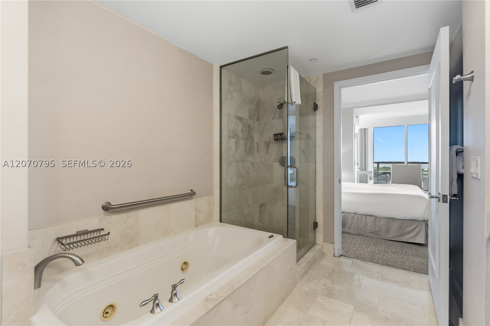 4401 Collins Ave #1915/1917, Miami Beach FL 33140