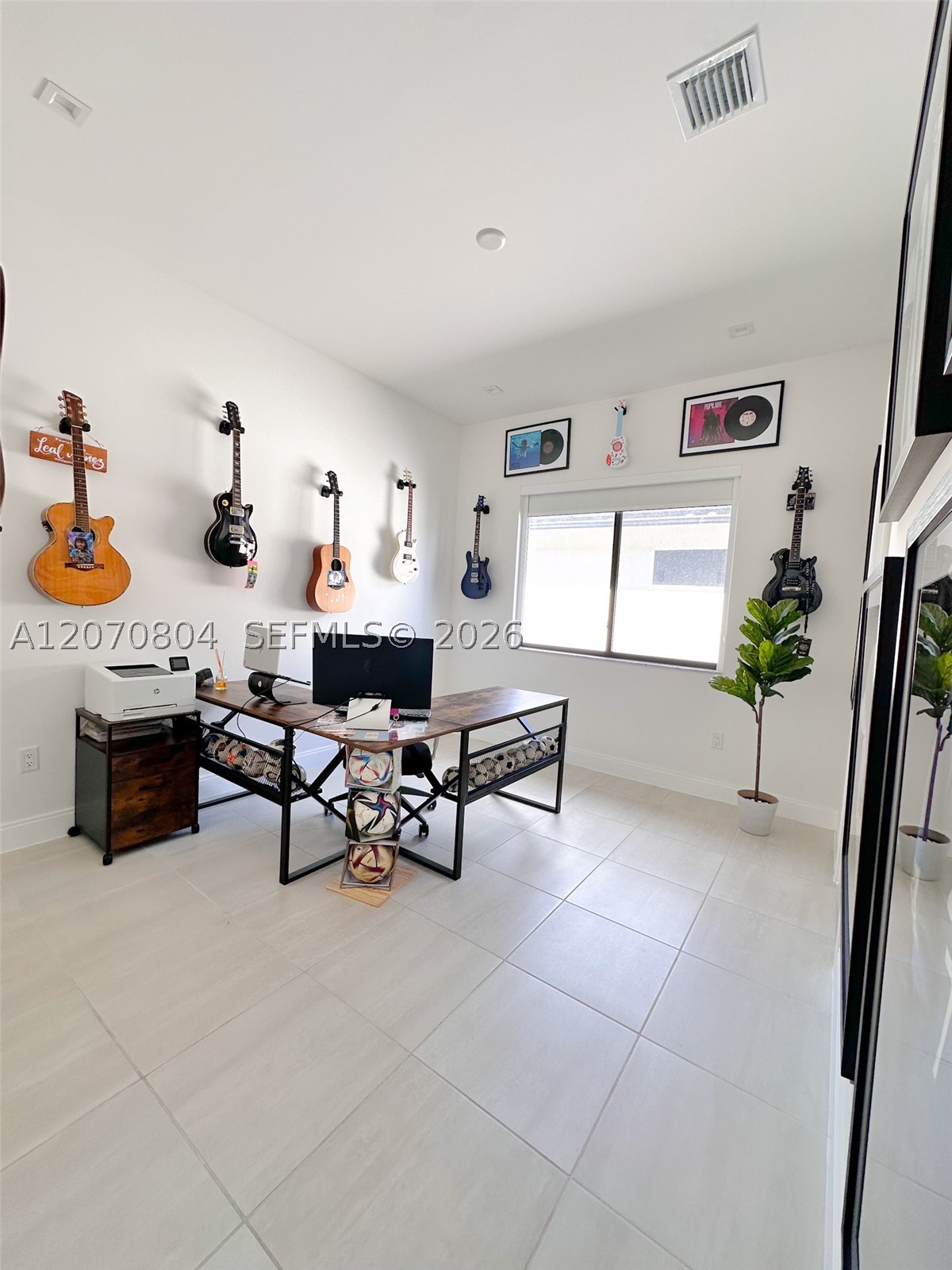 8286 NW 51st Ter, Doral FL 33166