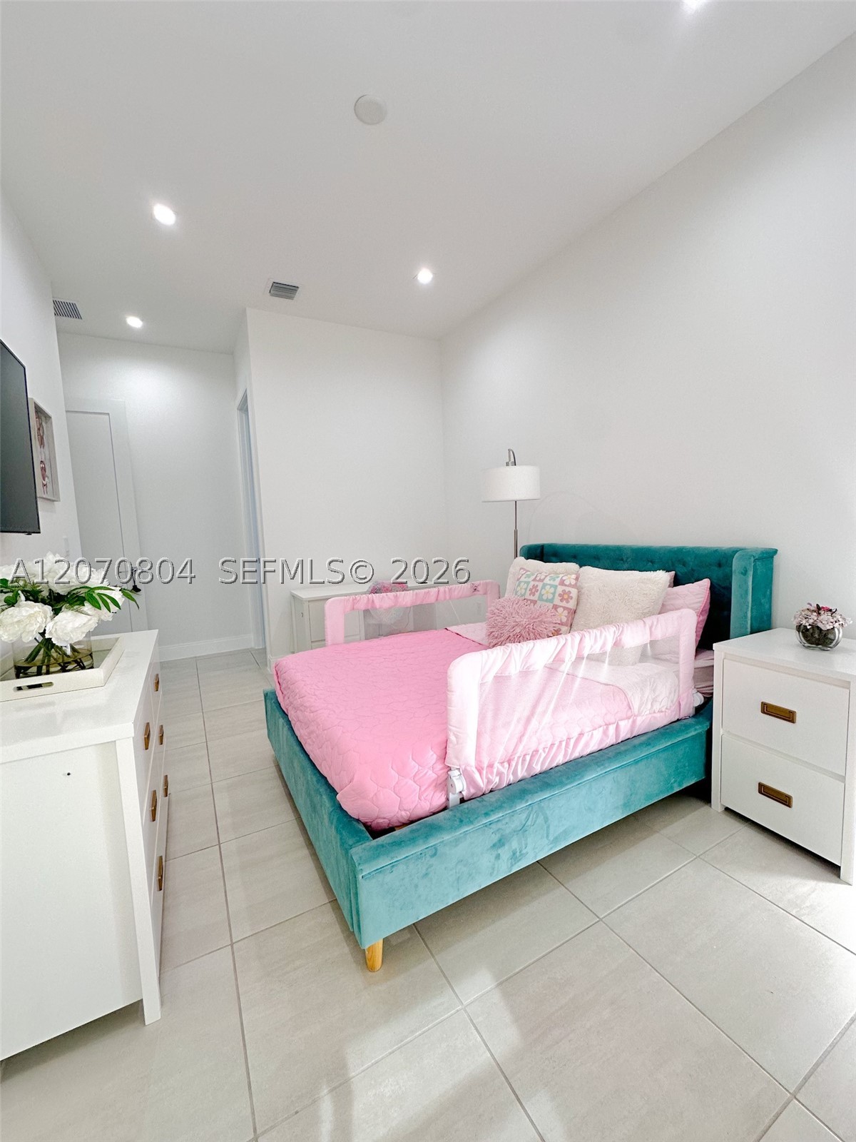 8286 NW 51st Ter, Doral FL 33166
