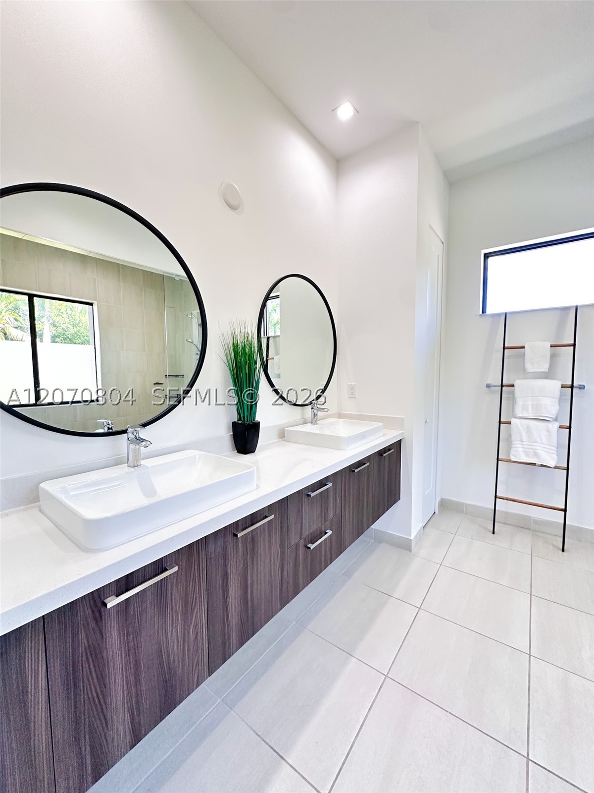 8286 NW 51st Ter, Doral FL 33166