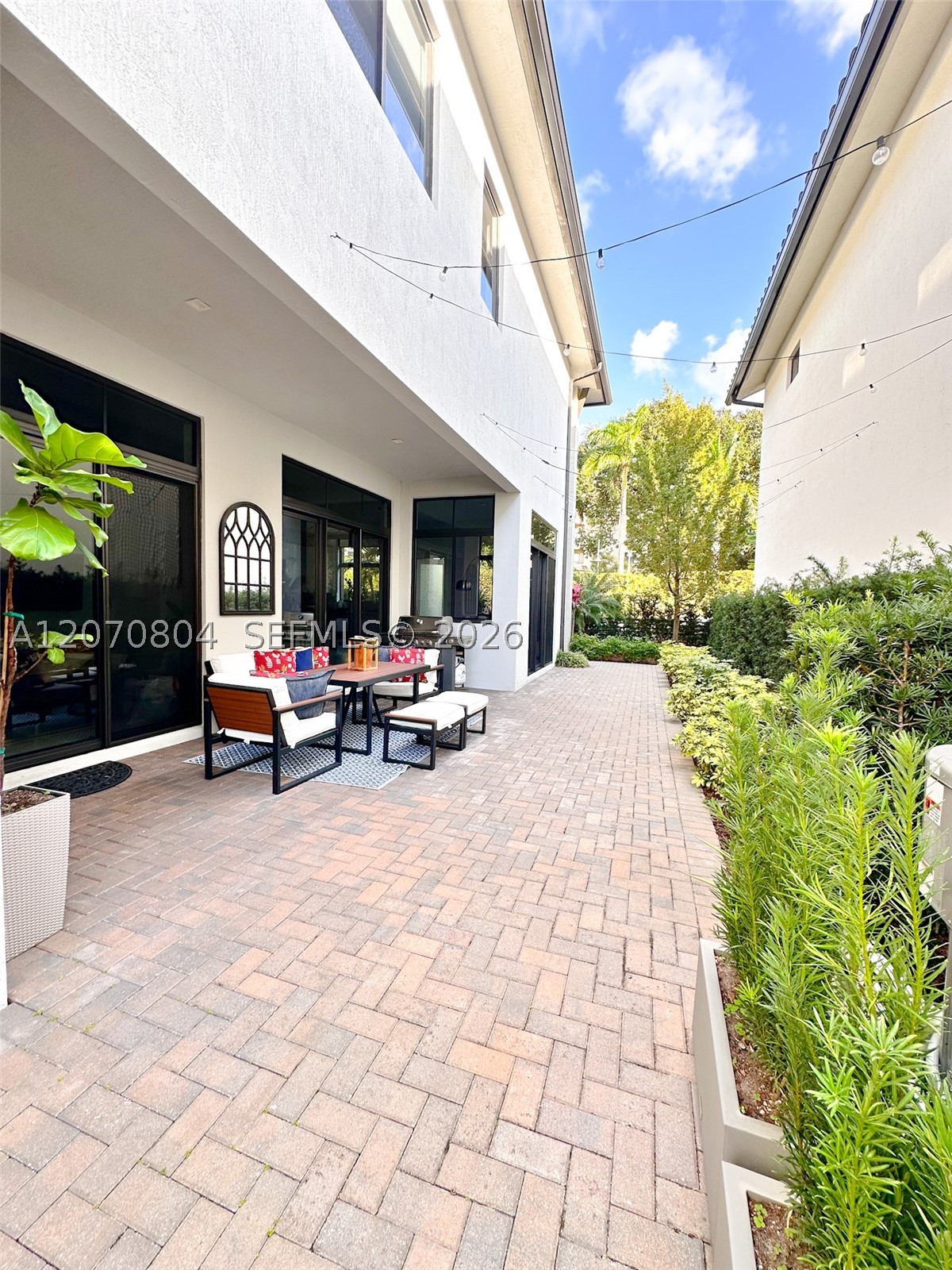 8286 NW 51st Ter, Doral FL 33166