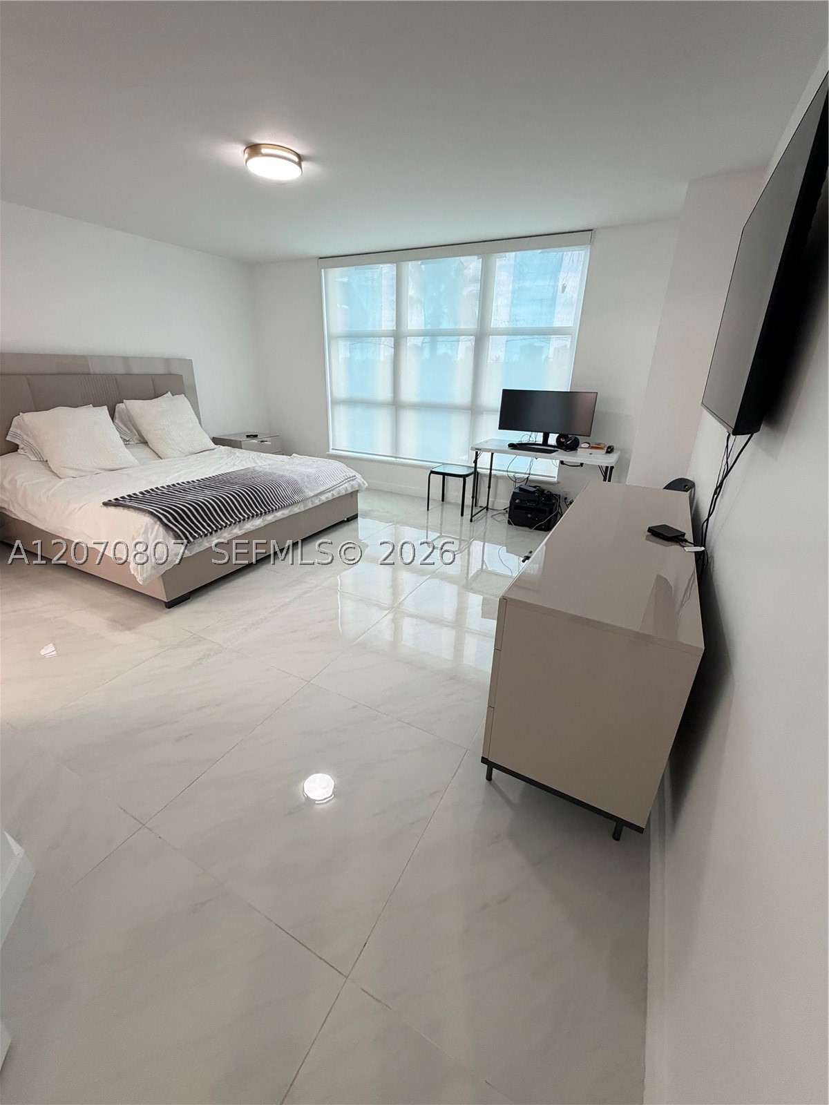 3500 Mystic Pointe Dr #405, Aventura FL 33180