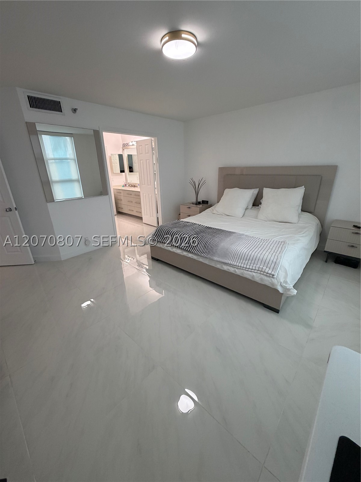 3500 Mystic Pointe Dr #405, Aventura FL 33180