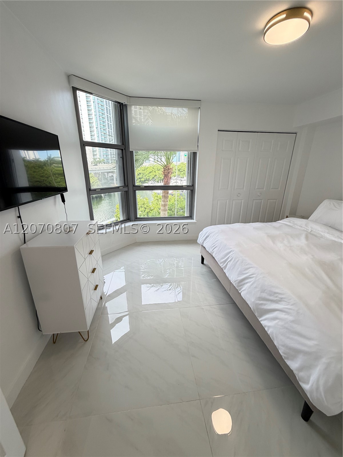 3500 Mystic Pointe Dr #405, Aventura FL 33180