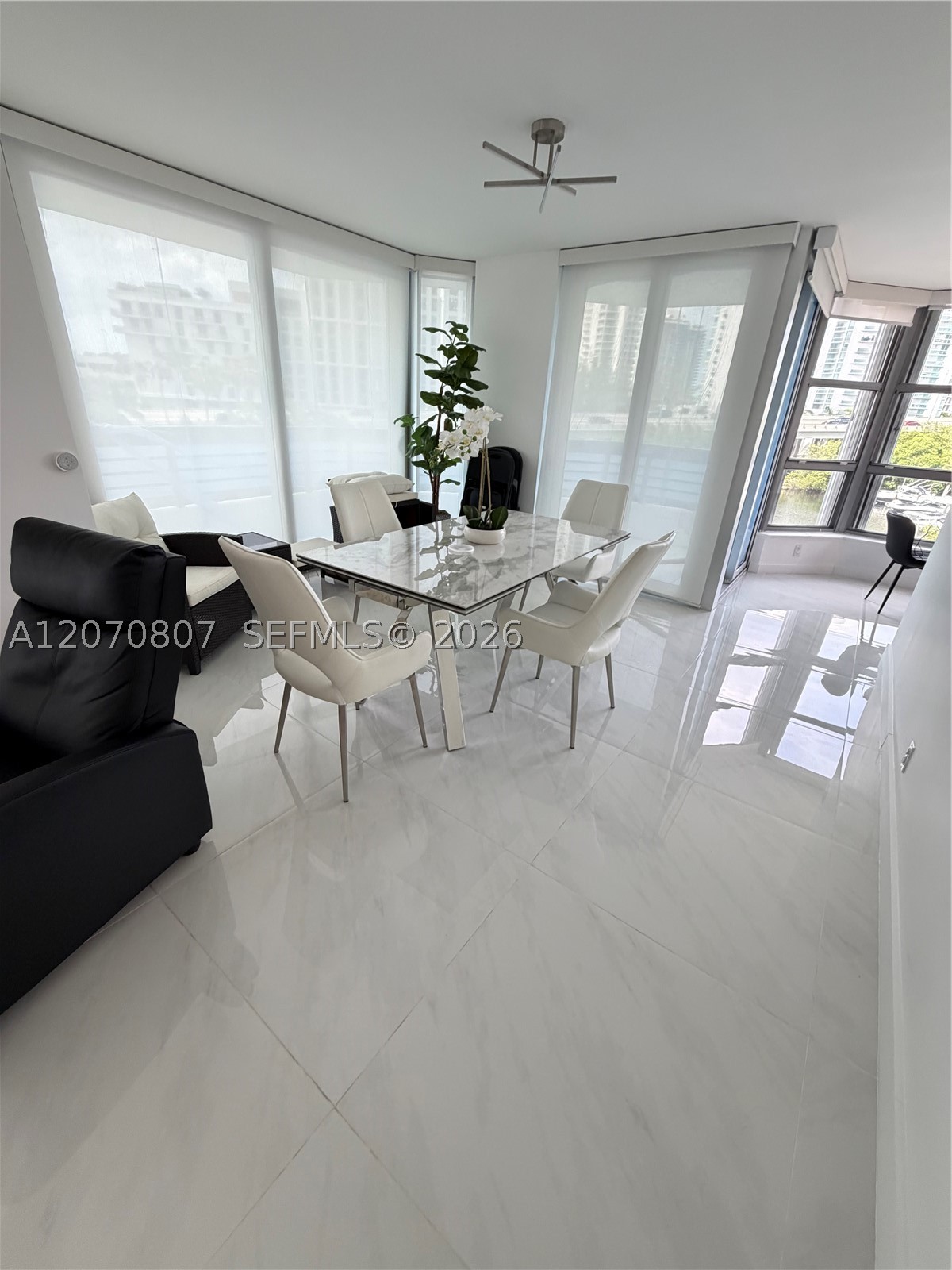 3500 Mystic Pointe Dr #405, Aventura FL 33180