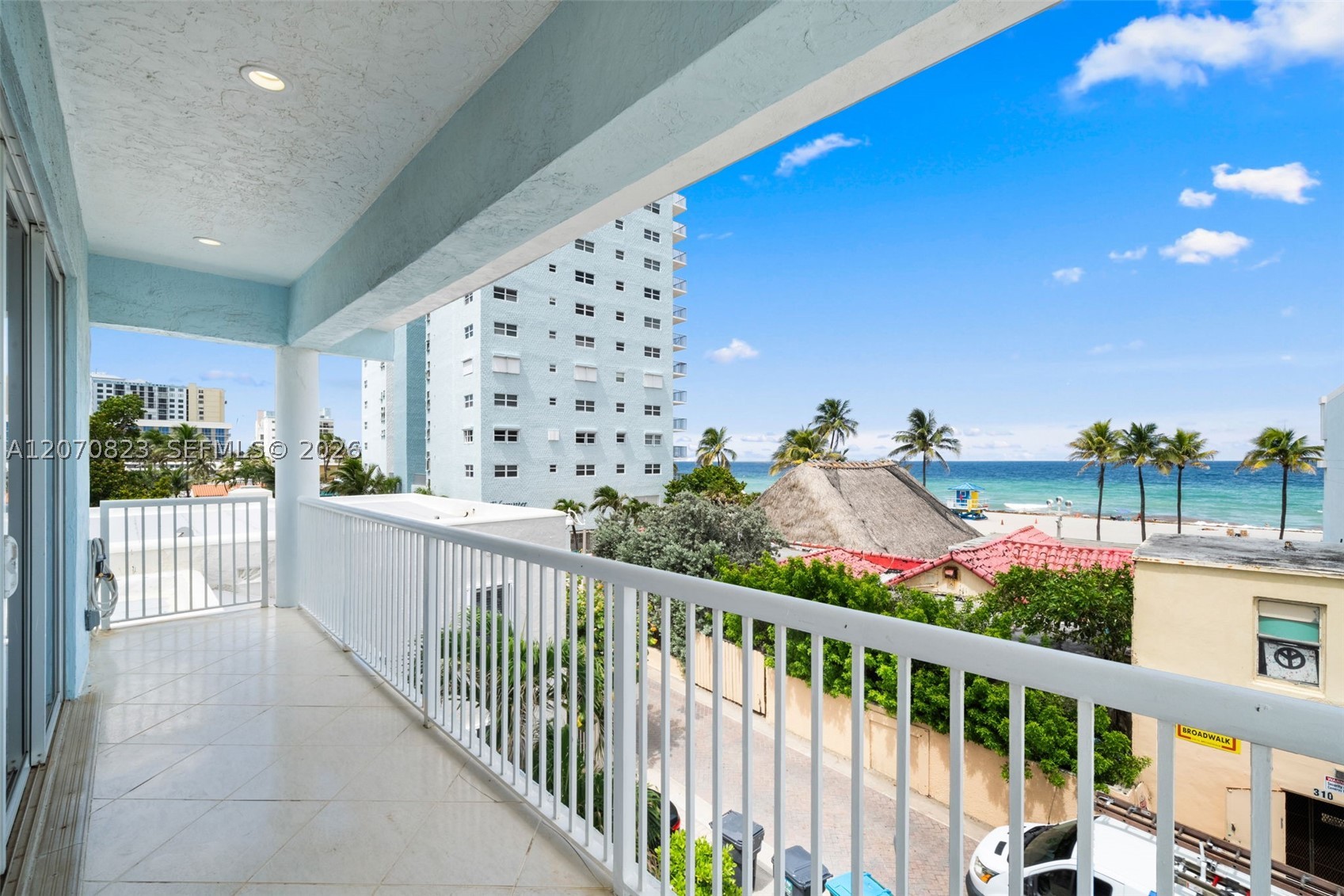 311 N N Surf Rd, Hollywood FL 33019