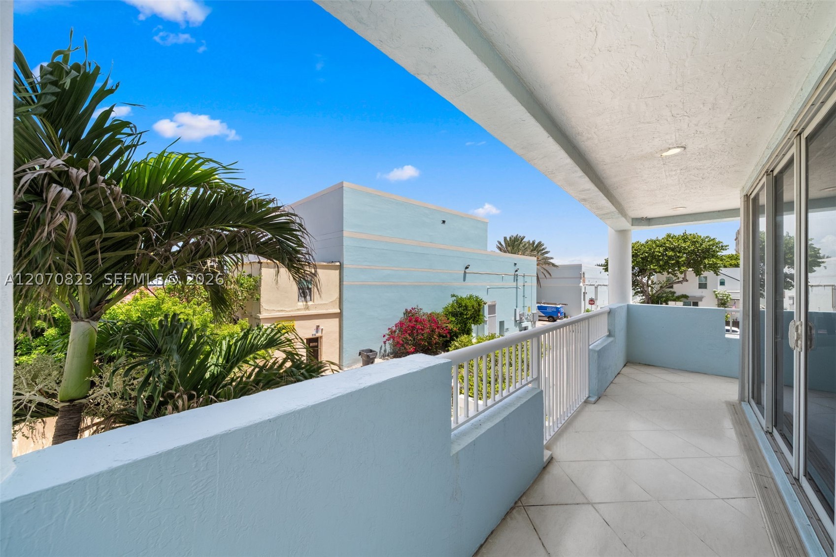 311 N N Surf Rd, Hollywood FL 33019