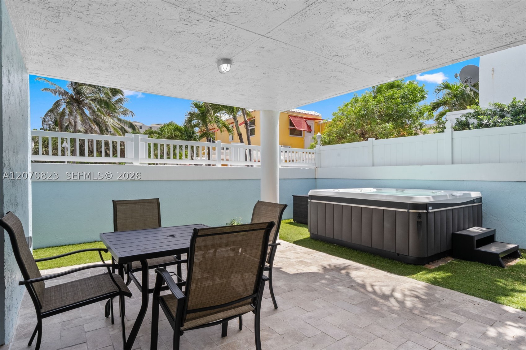 311 N N Surf Rd, Hollywood FL 33019