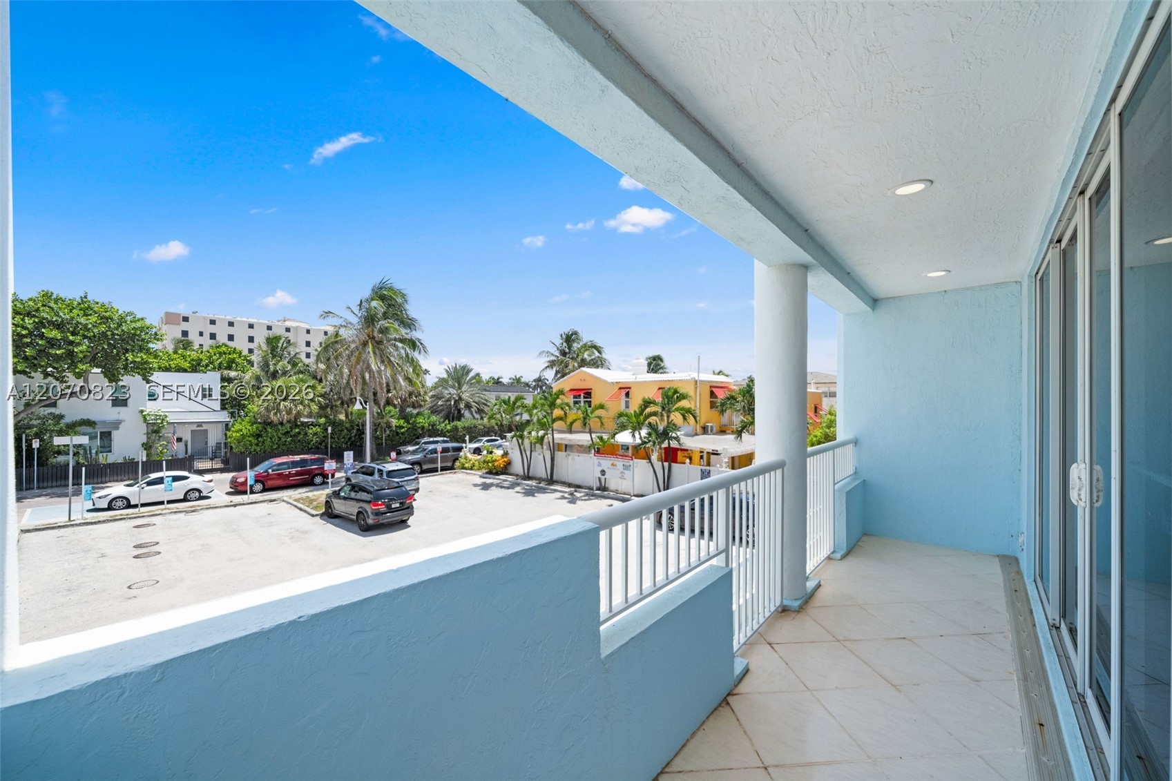 311 N N Surf Rd, Hollywood FL 33019