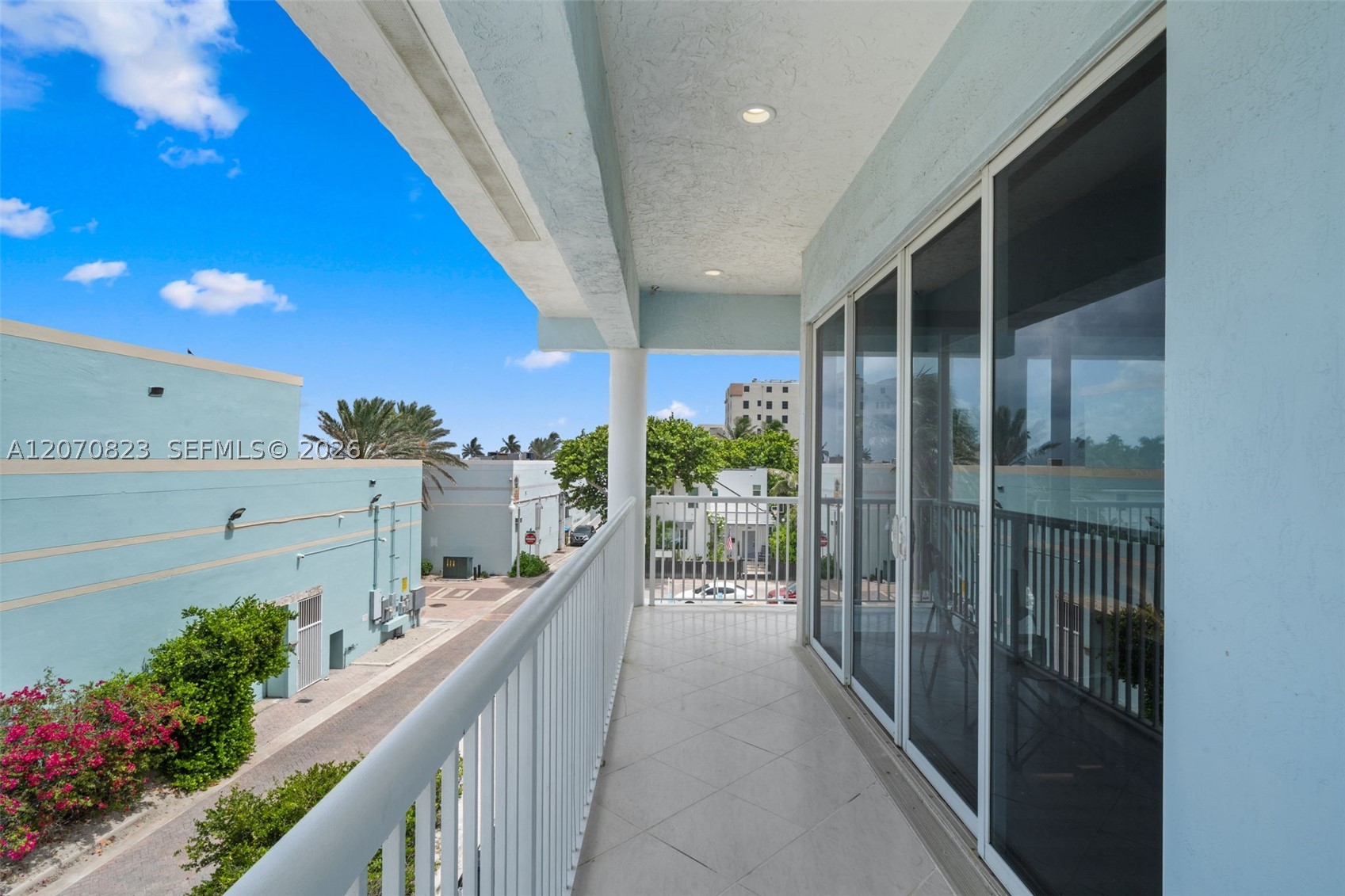 311 N N Surf Rd, Hollywood FL 33019