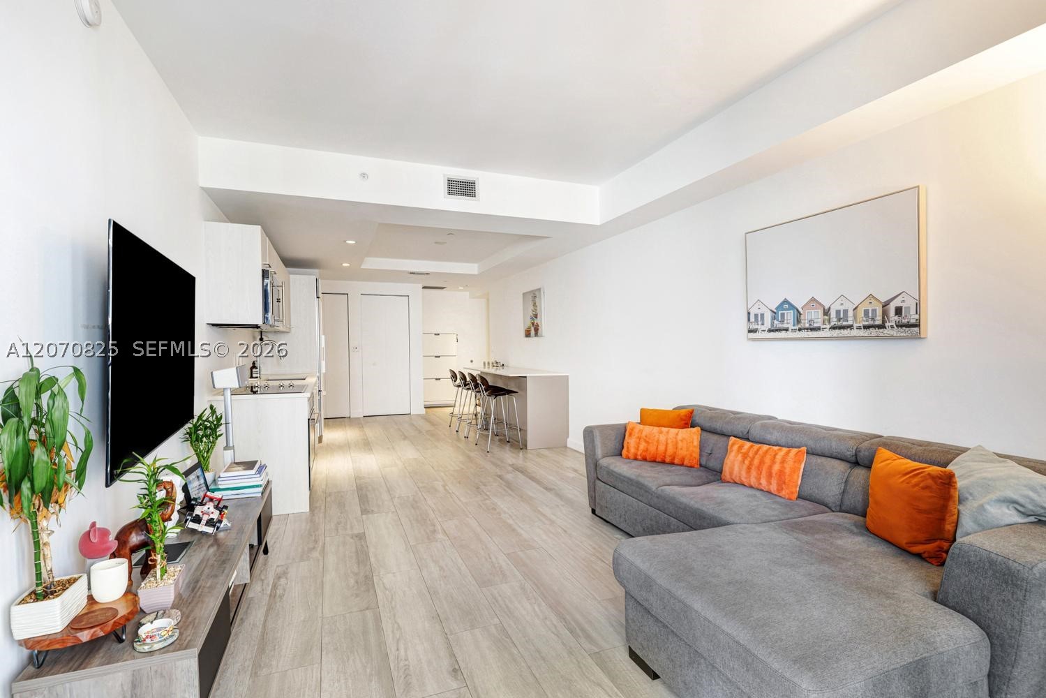 55 SW 9th St #1609, Miami FL 33130