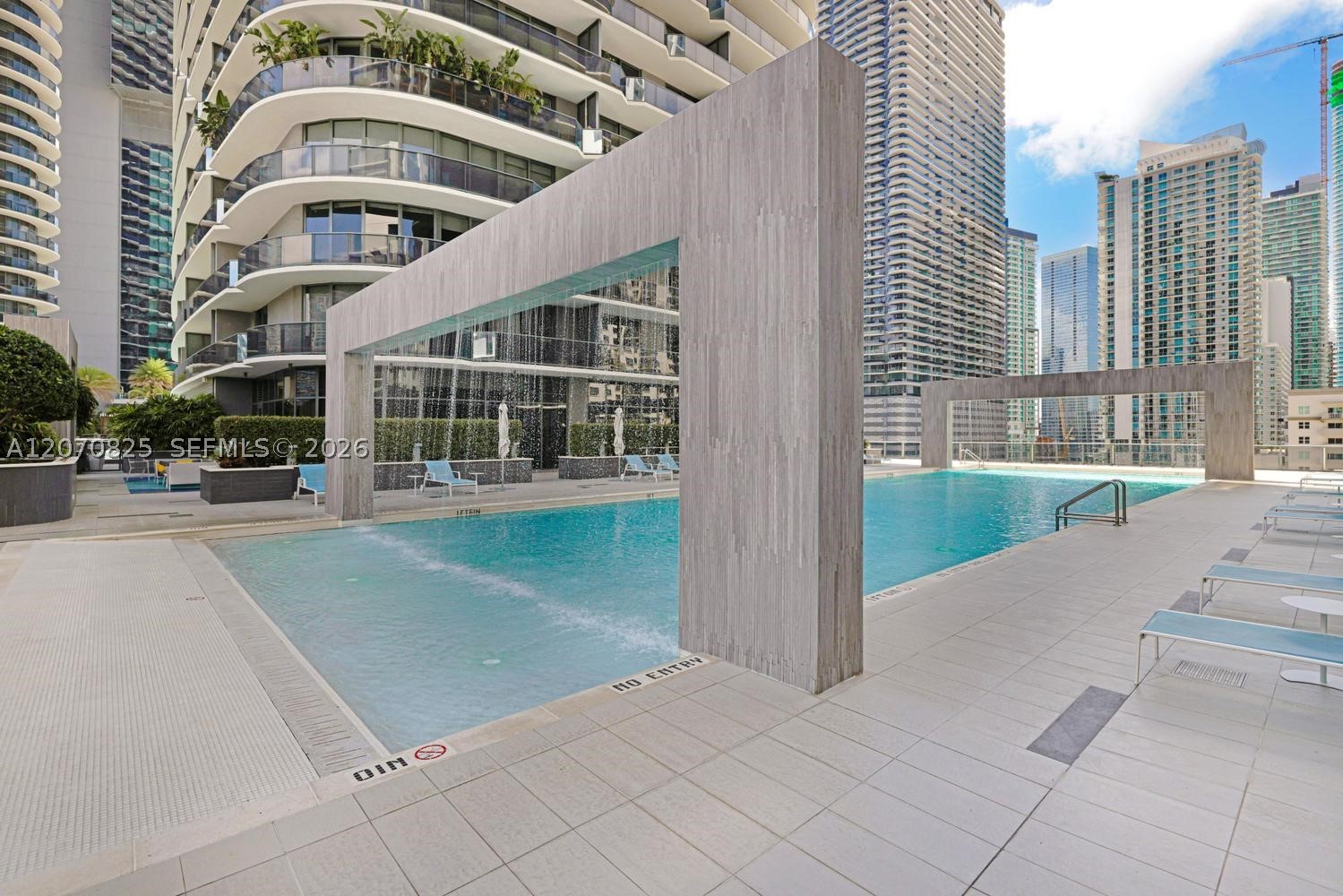 55 SW 9th St #1609, Miami FL 33130