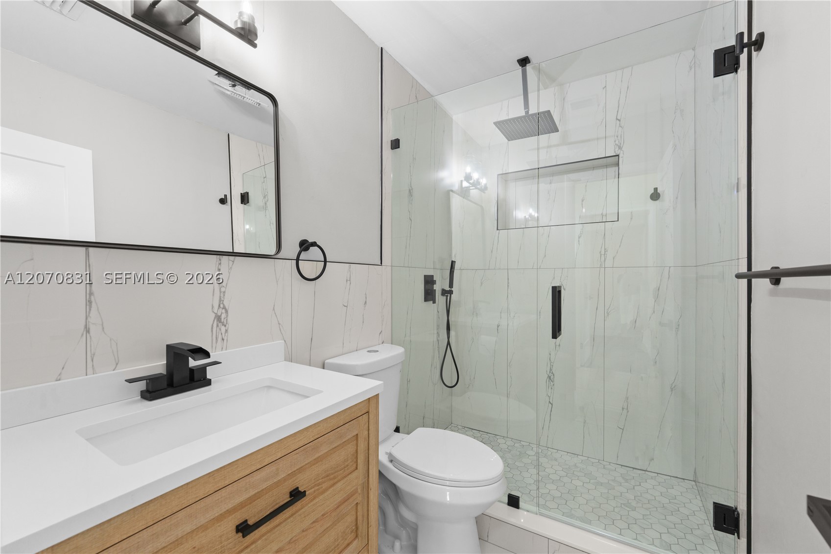 3561 NW 41st St, Lauderdale Lakes FL 33309