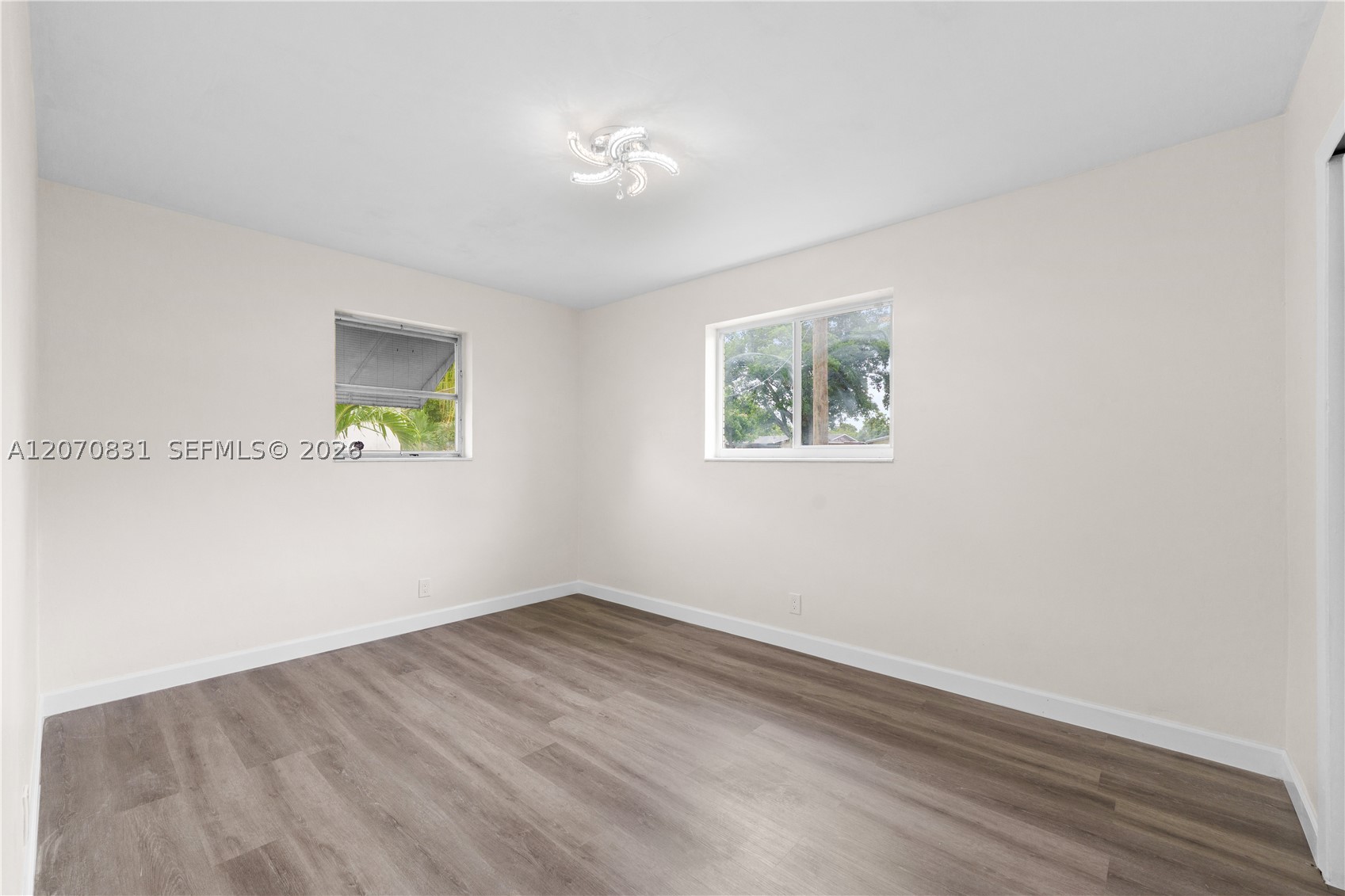 3561 NW 41st St, Lauderdale Lakes FL 33309