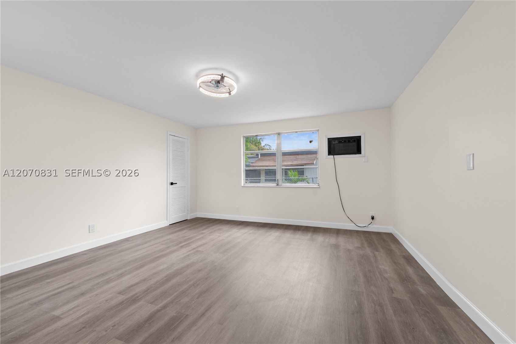 3561 NW 41st St, Lauderdale Lakes FL 33309