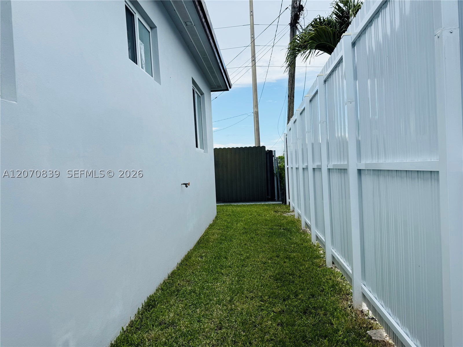 1221 SW 76th Ct, Miami FL 33144