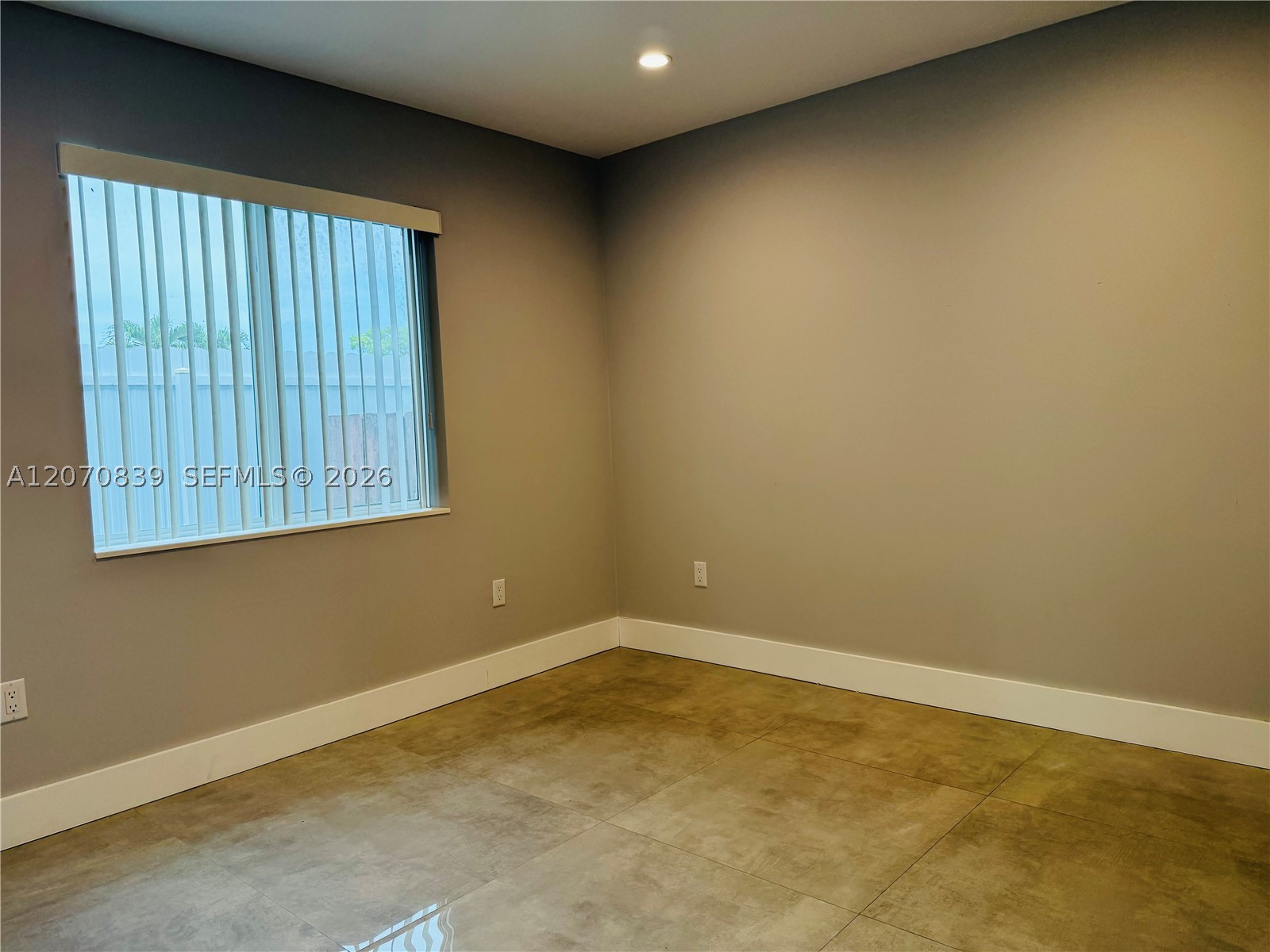 1221 SW 76th Ct, Miami FL 33144