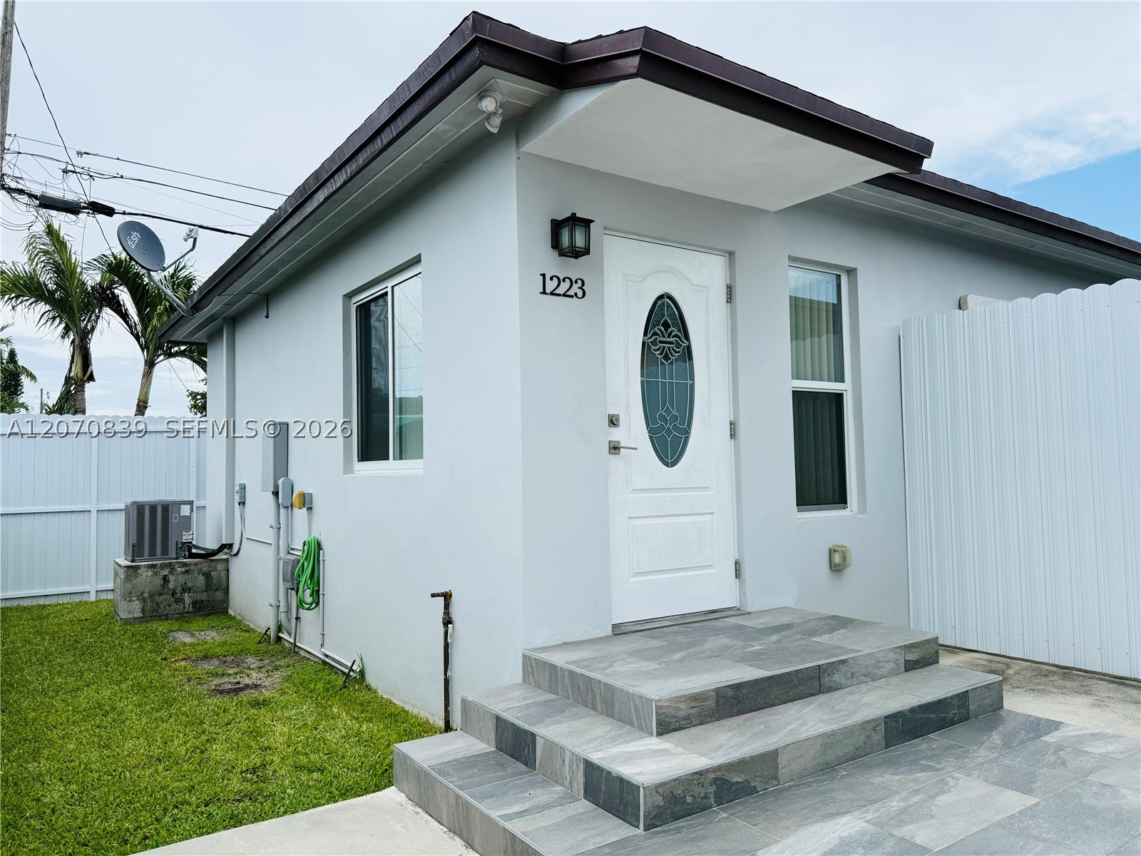 1221 SW 76th Ct, Miami FL 33144