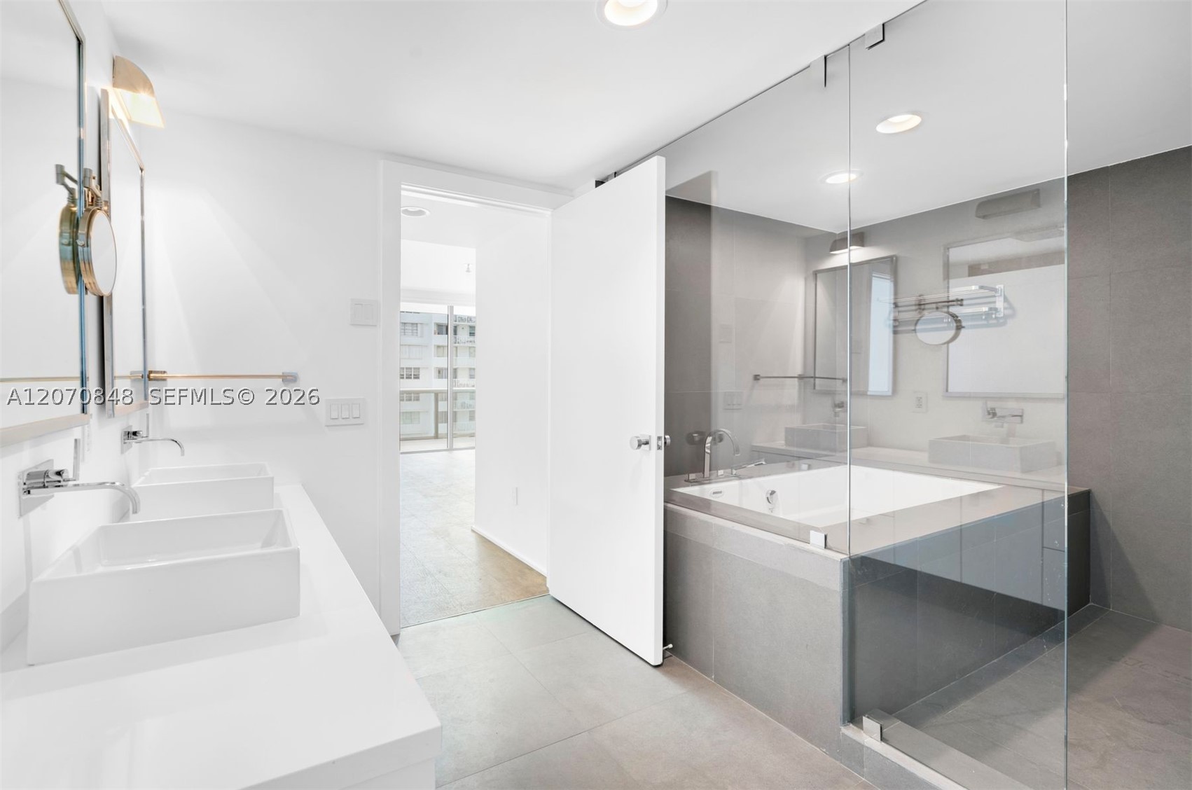 5875 Collins Ave #1102, Miami Beach FL 33140