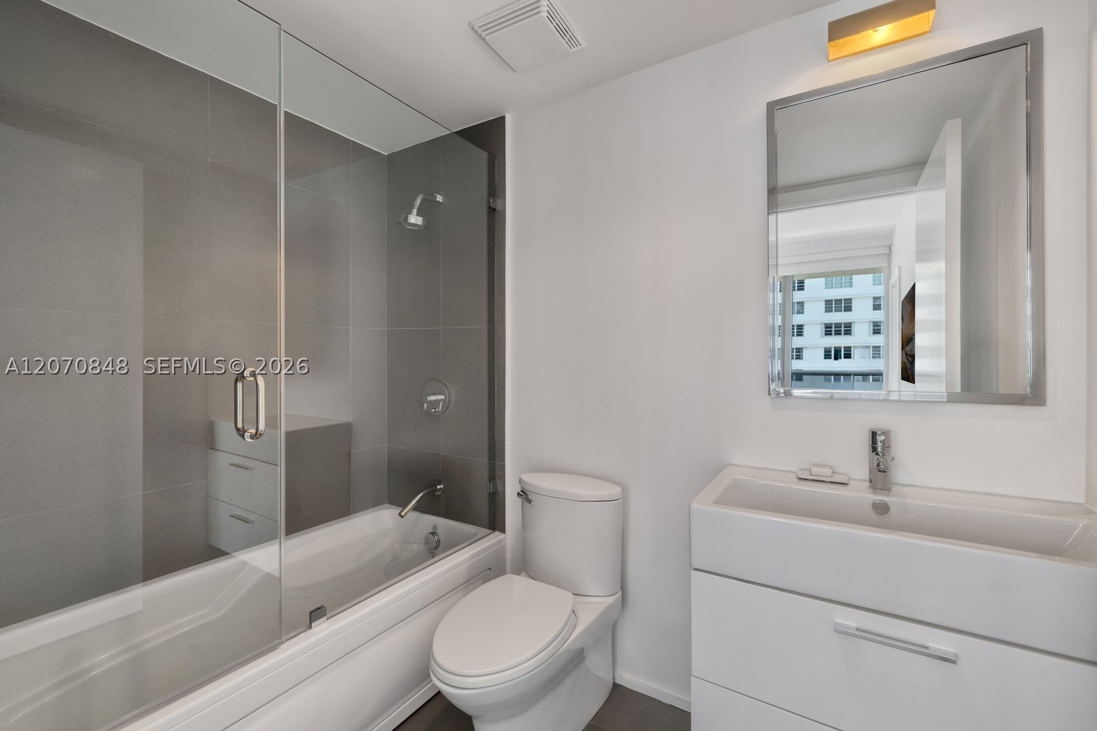 5875 Collins Ave #1102, Miami Beach FL 33140
