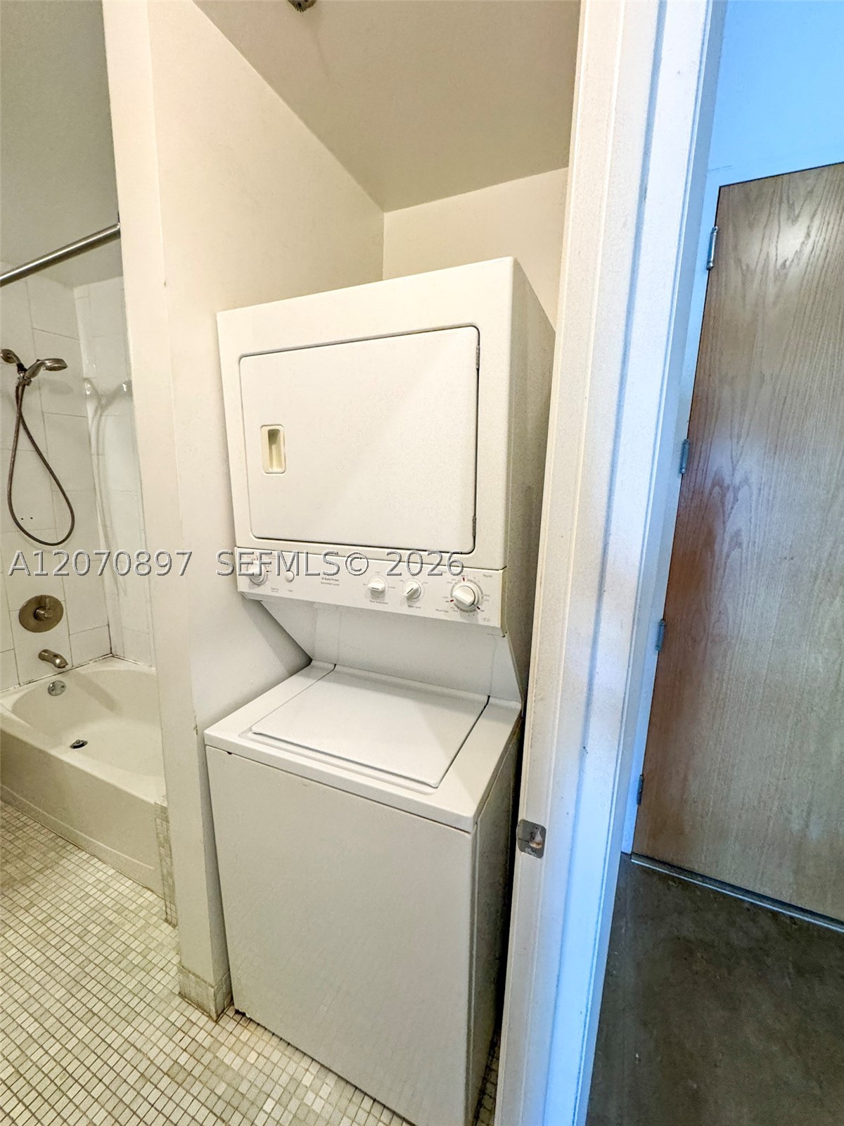 8101 Biscayne Blvd #R-411, Miami FL 33138