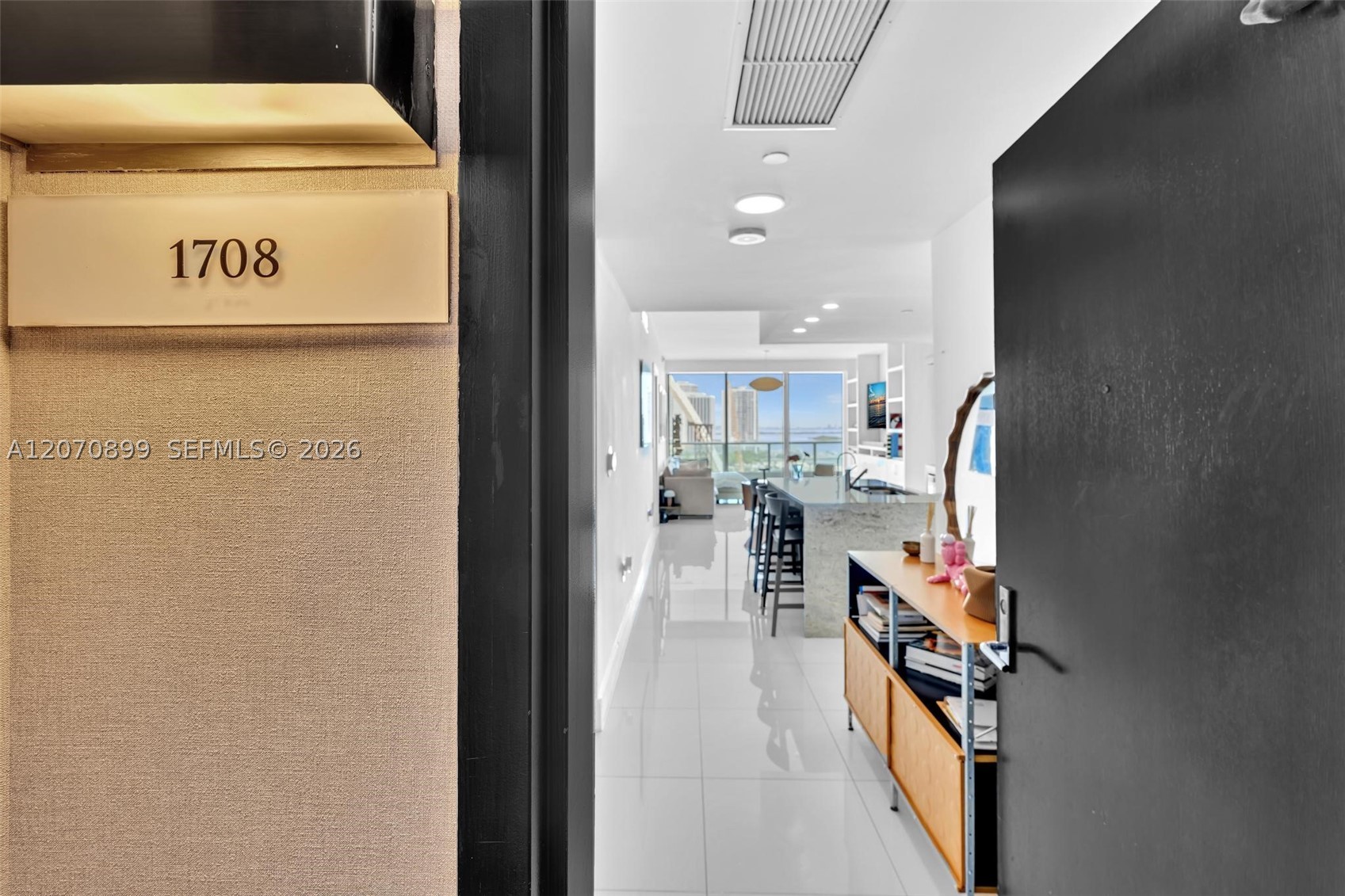 900 Biscayne Blvd #1708, Miami FL 33132