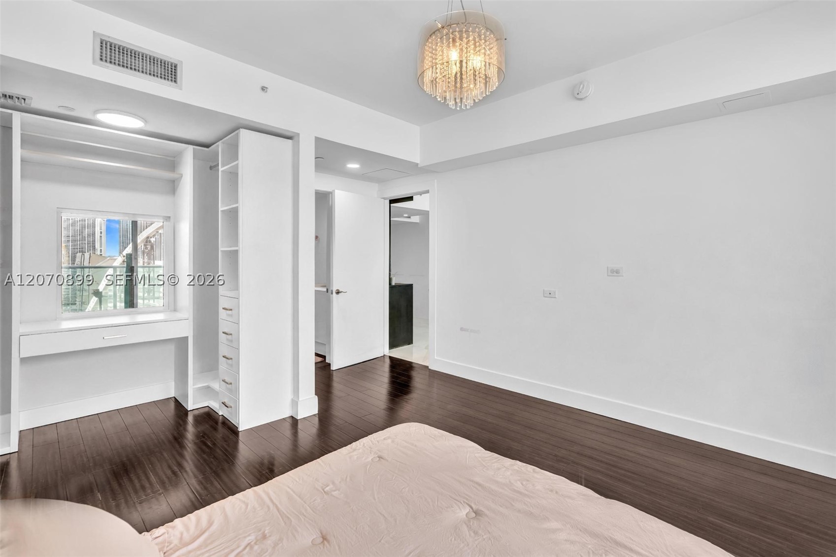 900 Biscayne Blvd #1708, Miami FL 33132
