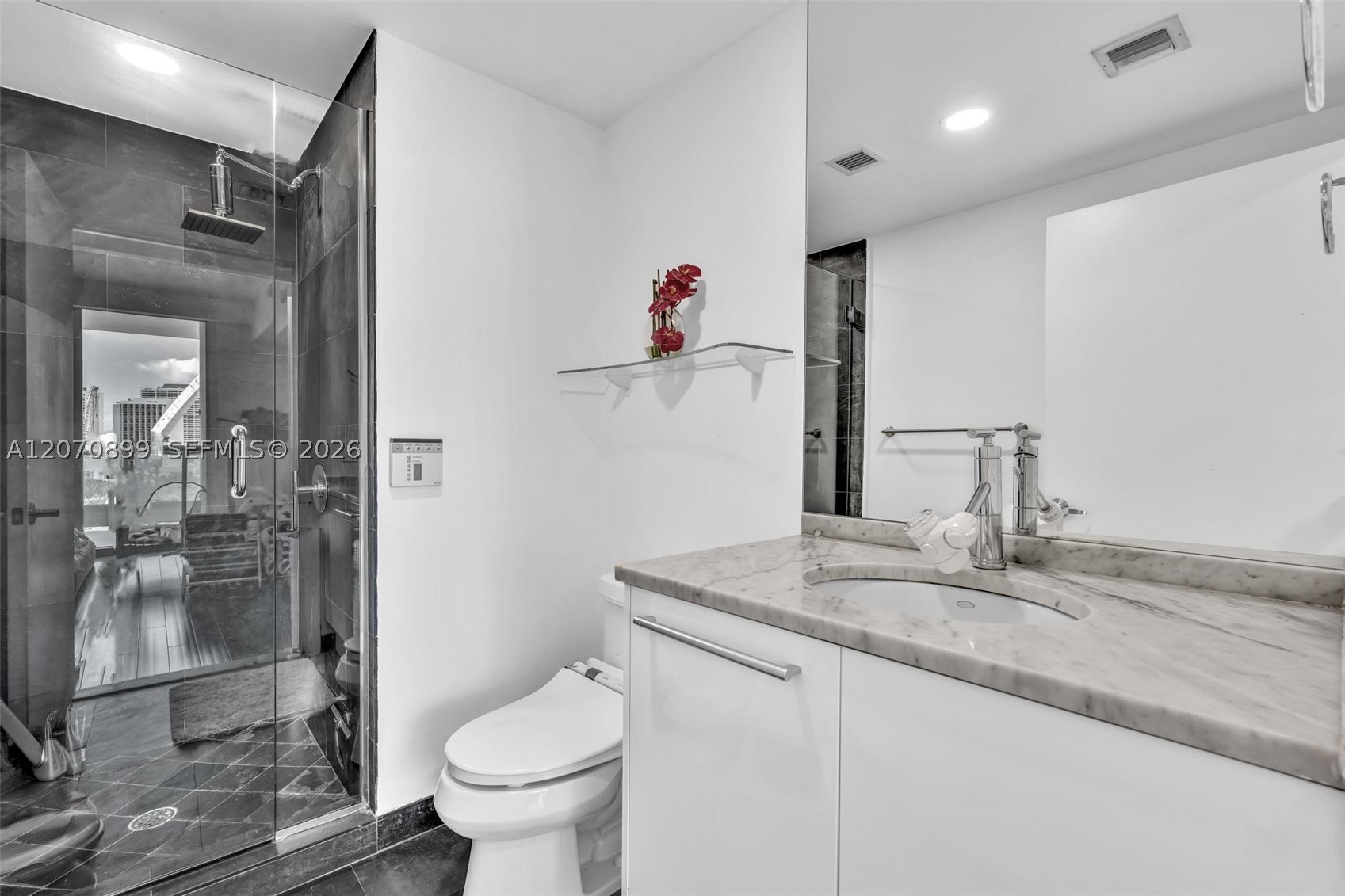 900 Biscayne Blvd #1708, Miami FL 33132