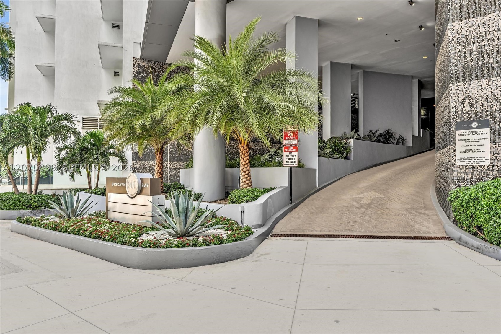 900 Biscayne Blvd #1708, Miami FL 33132