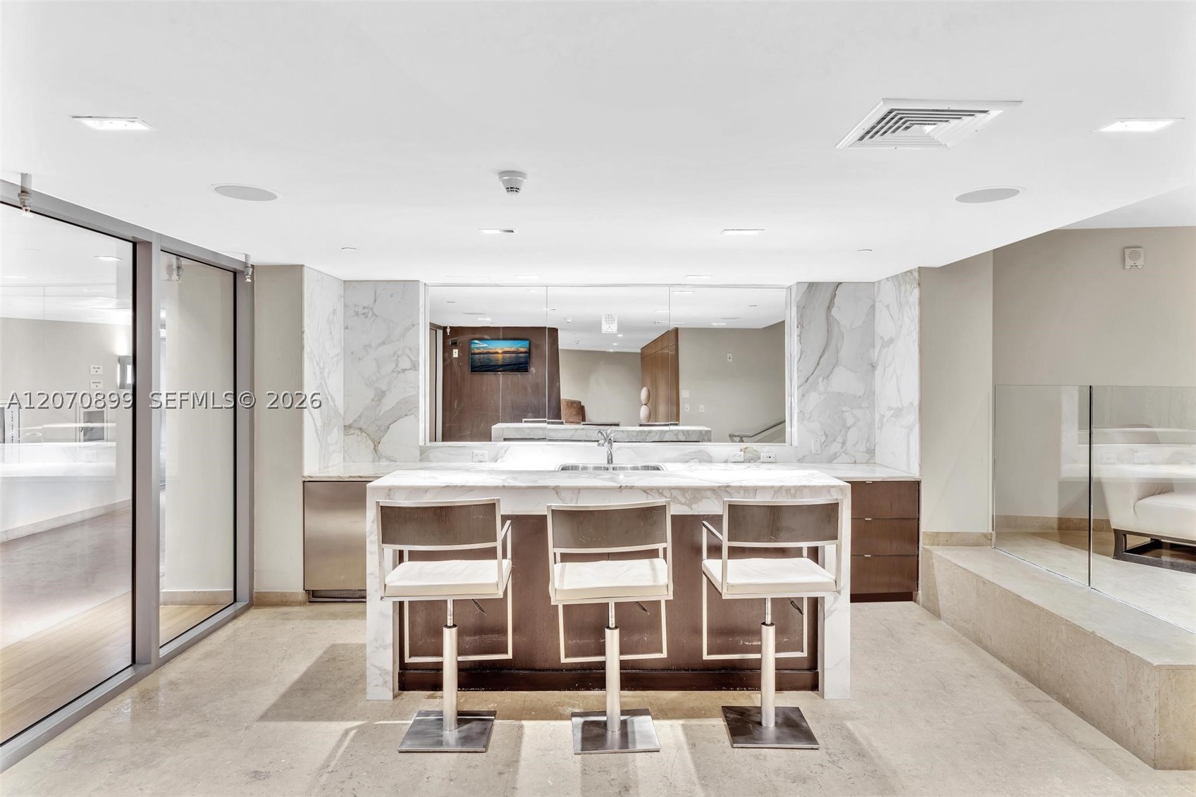 900 Biscayne Blvd #1708, Miami FL 33132