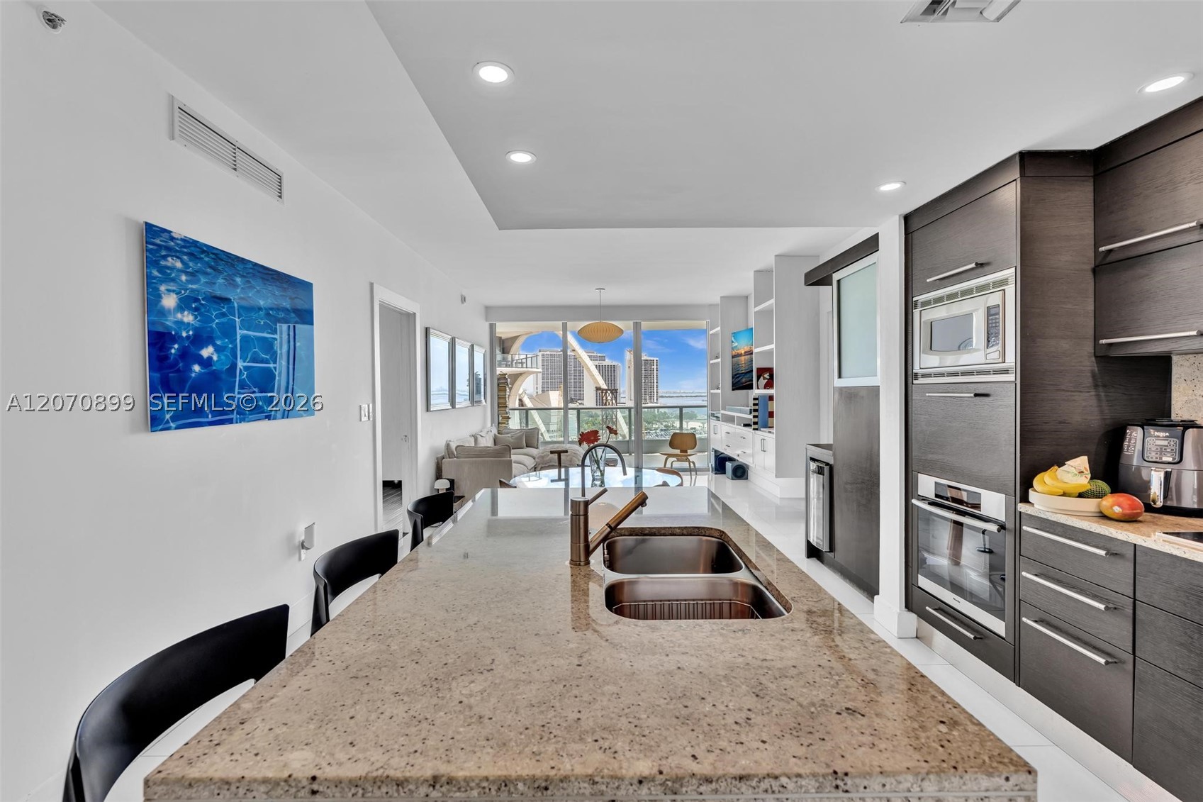 900 Biscayne Blvd #1708, Miami FL 33132