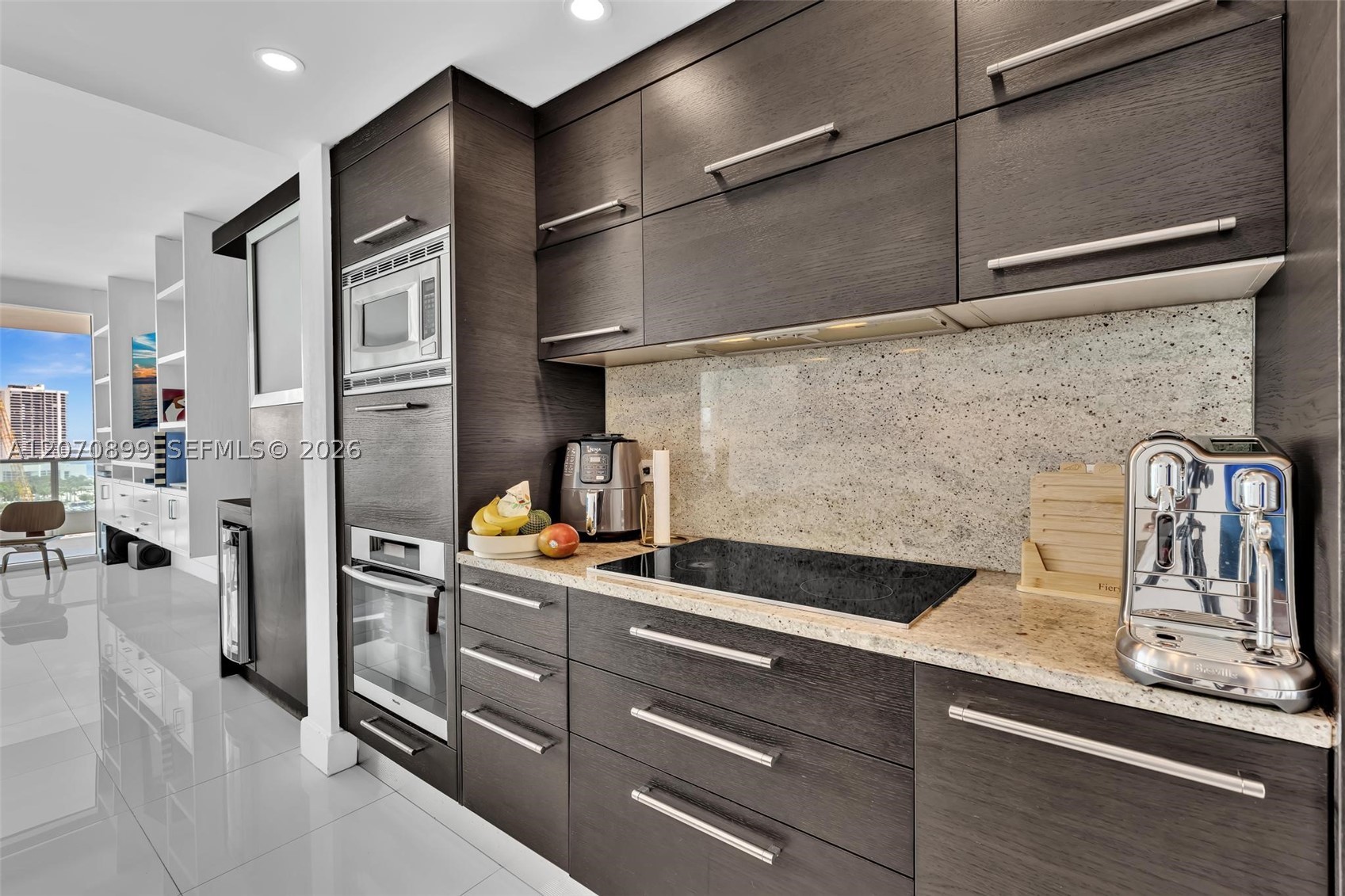 900 Biscayne Blvd #1708, Miami FL 33132