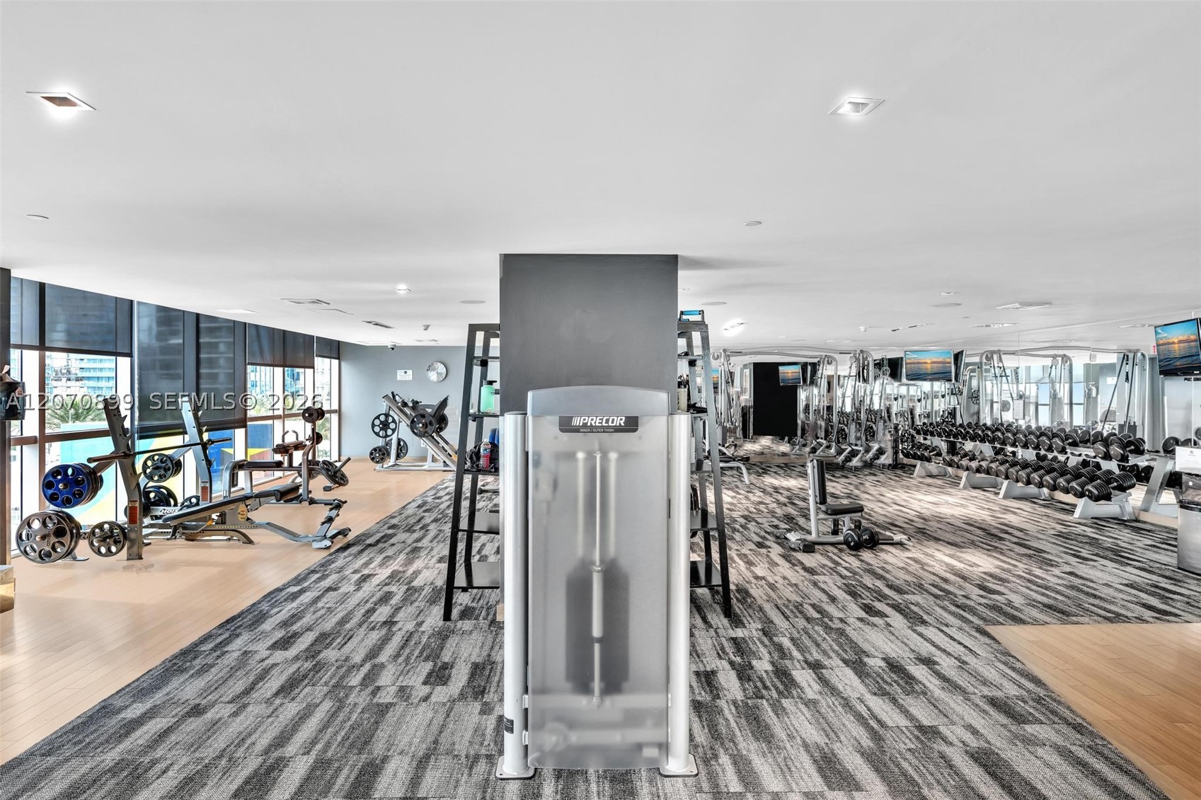 900 Biscayne Blvd #1708, Miami FL 33132