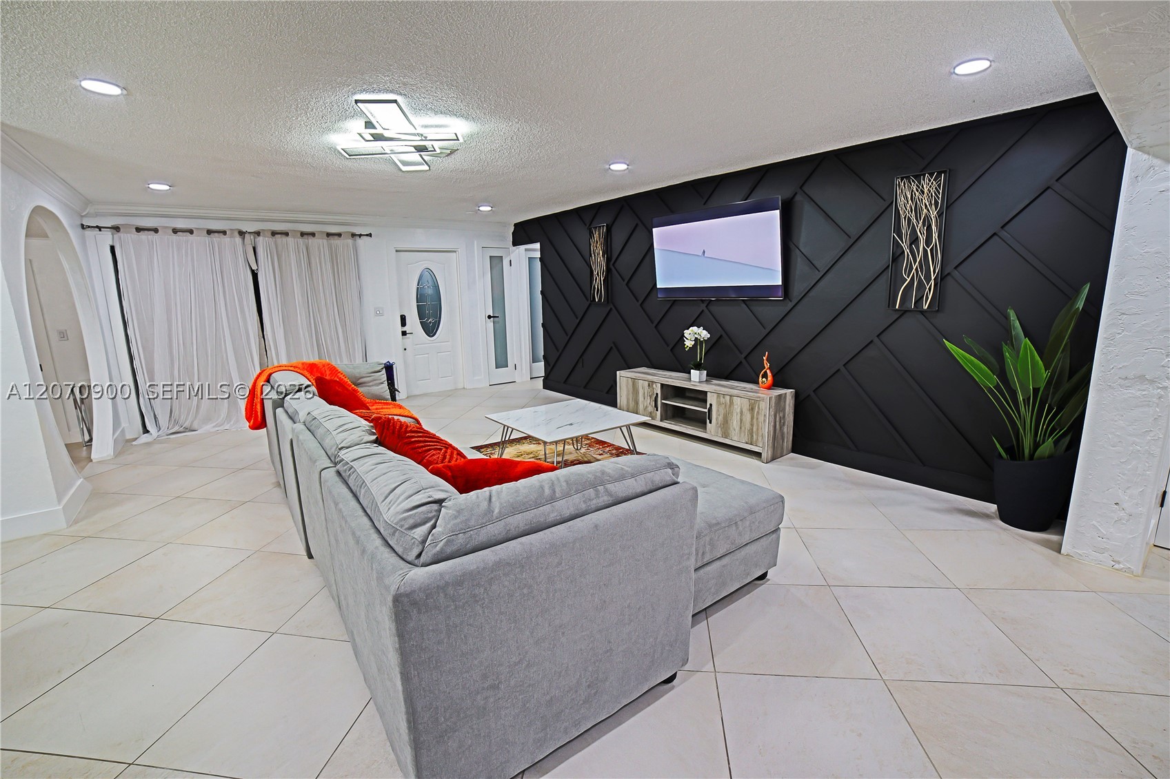 8651 Sunset Strip, Sunrise FL 33322