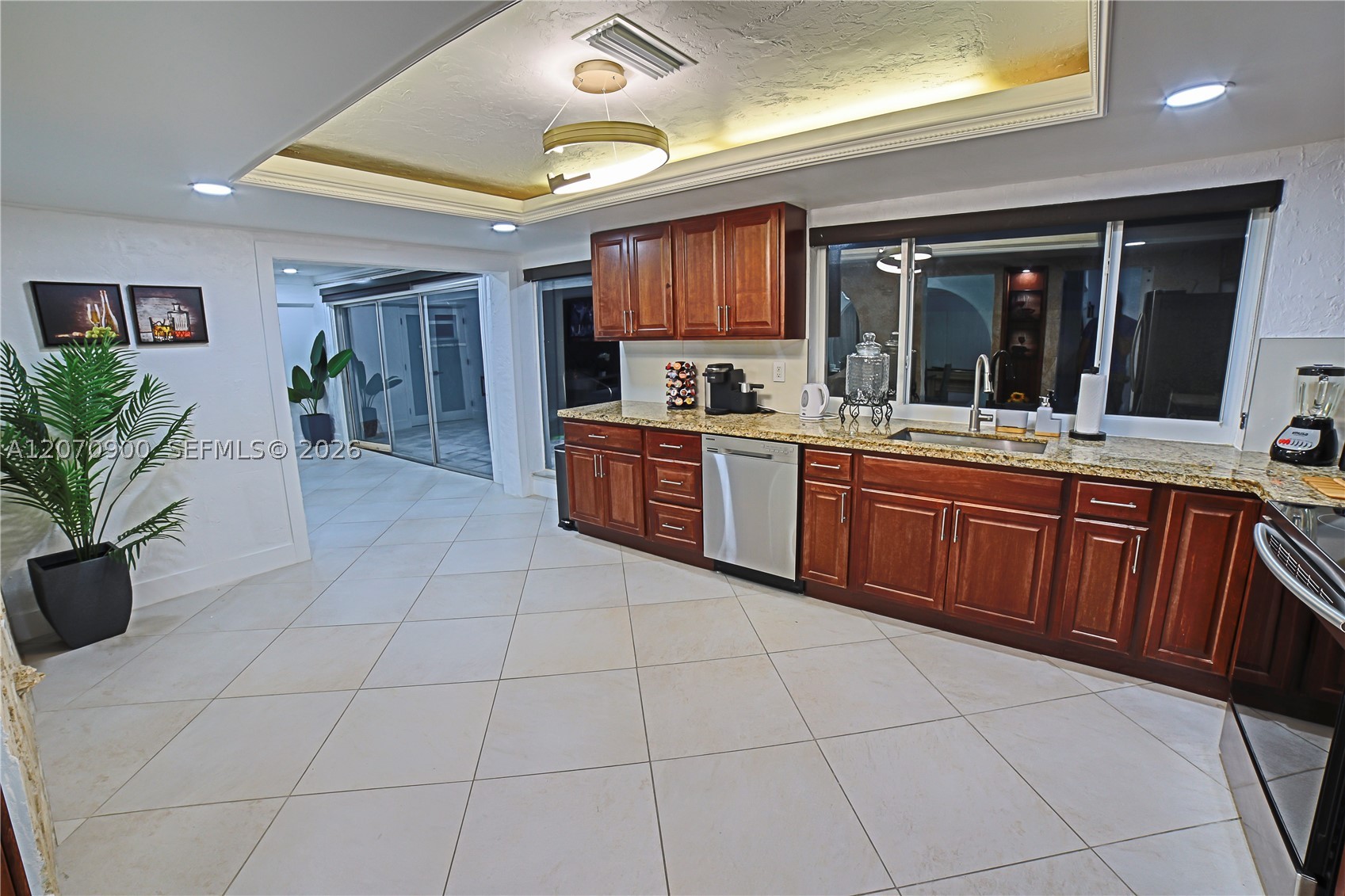 8651 Sunset Strip, Sunrise FL 33322
