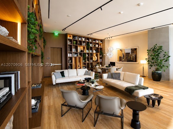 1400 Biscayne Blvd #3401, Miami FL 33132