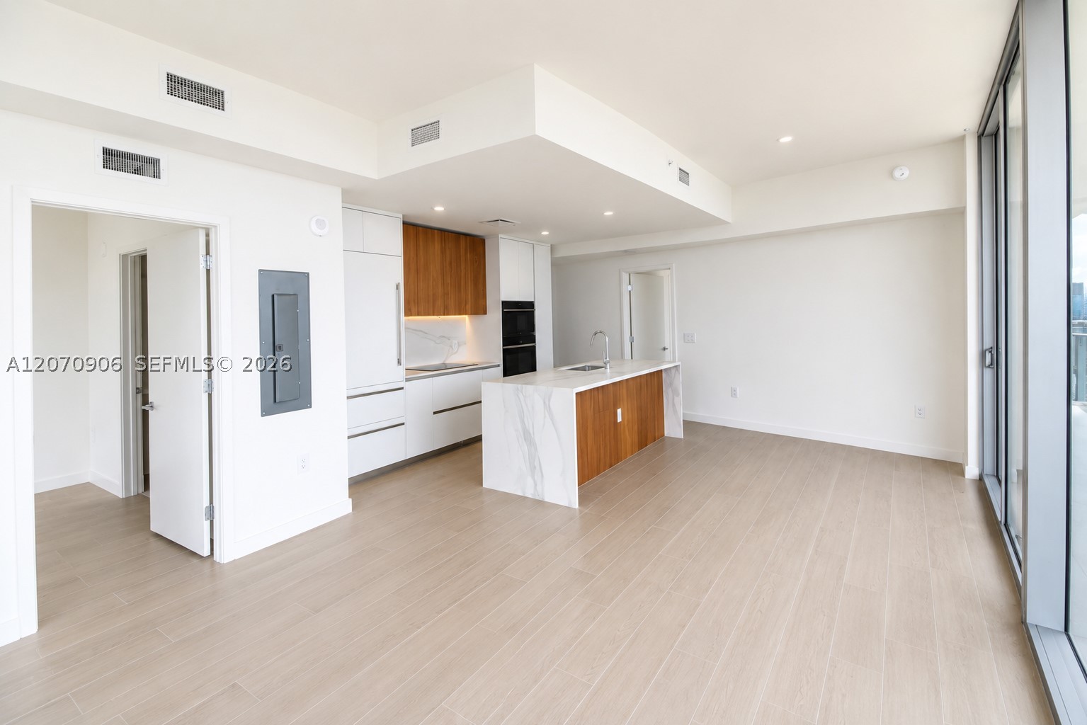 1400 Biscayne Blvd #3401, Miami FL 33132